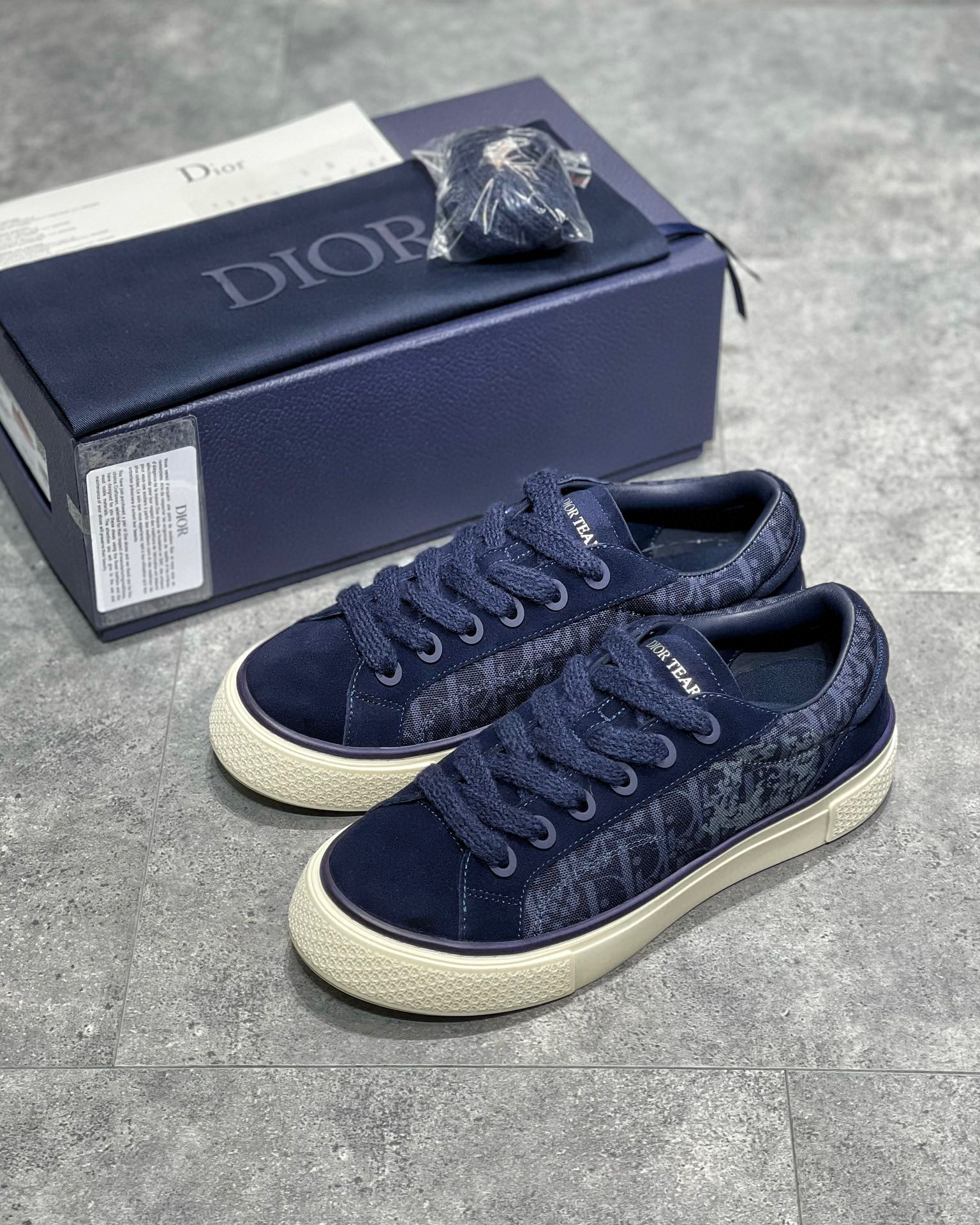 Dior B33 Sneaker – DIOR1226