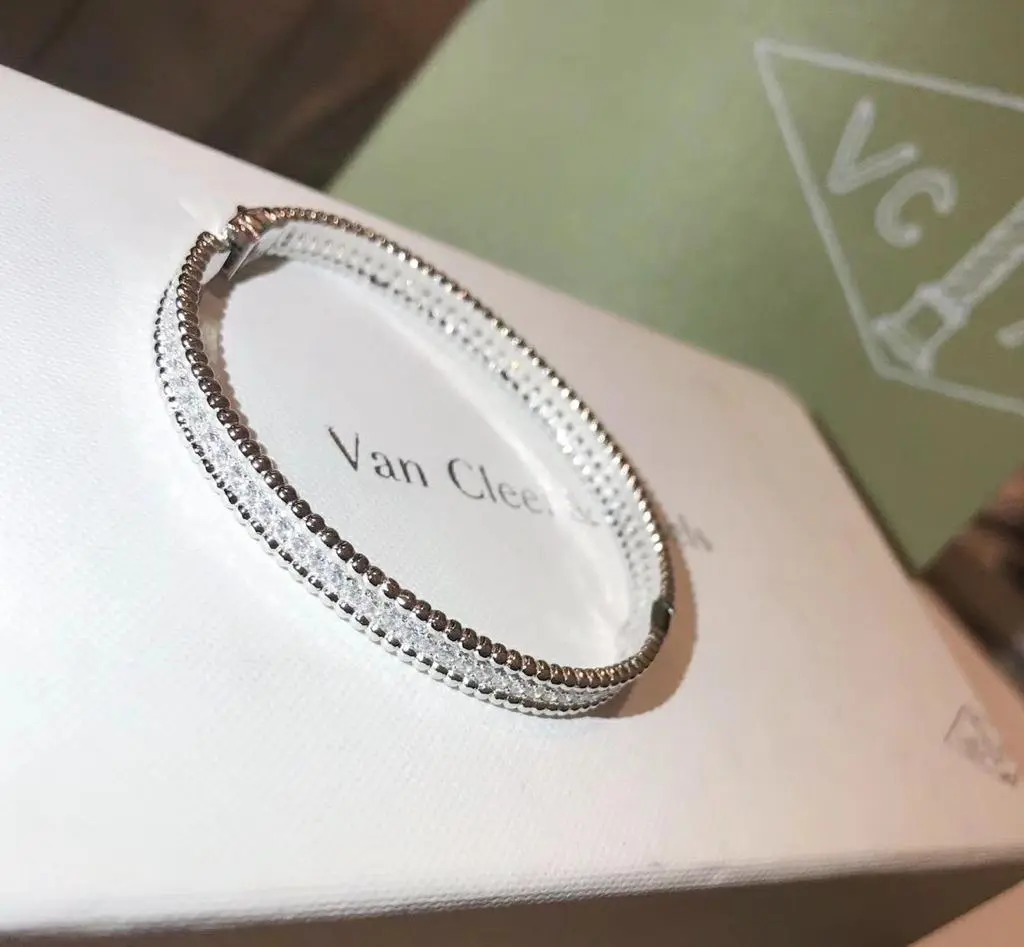 Van Cleef & Arpels Bracelet – JWWM1012
