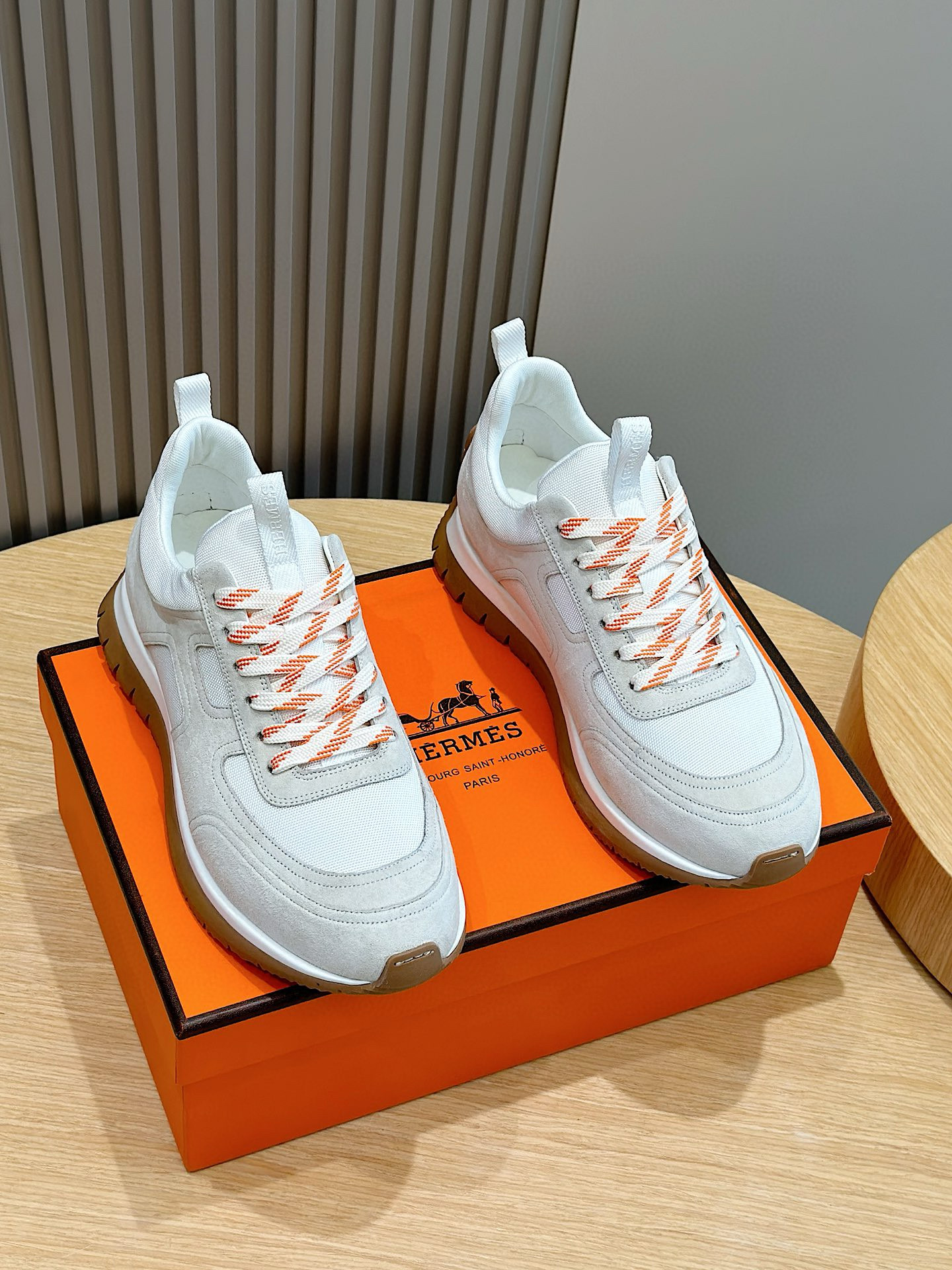 Hermes Sneaker – HRMS1055