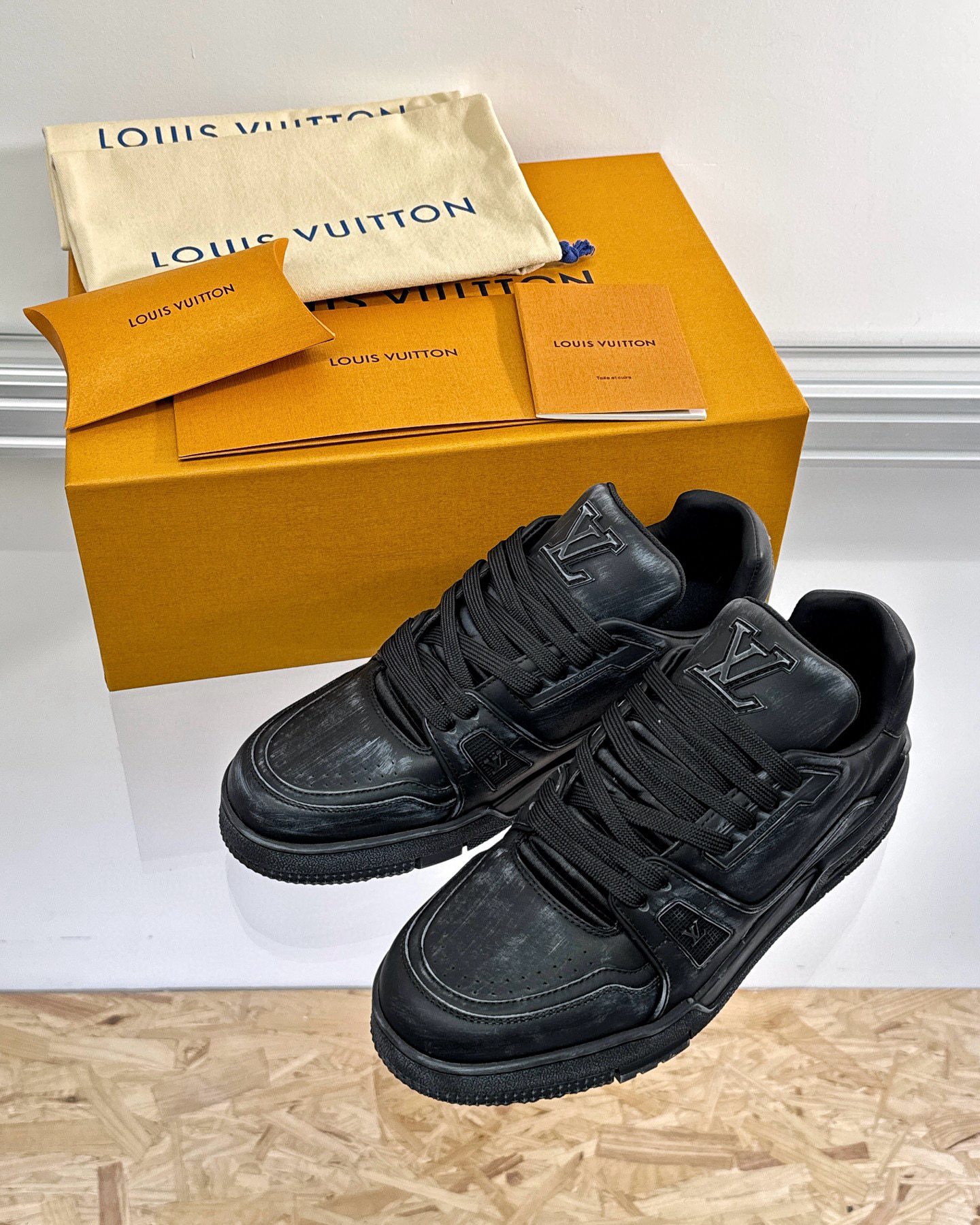 Louis Vuitton Sneaker – LSVT1445