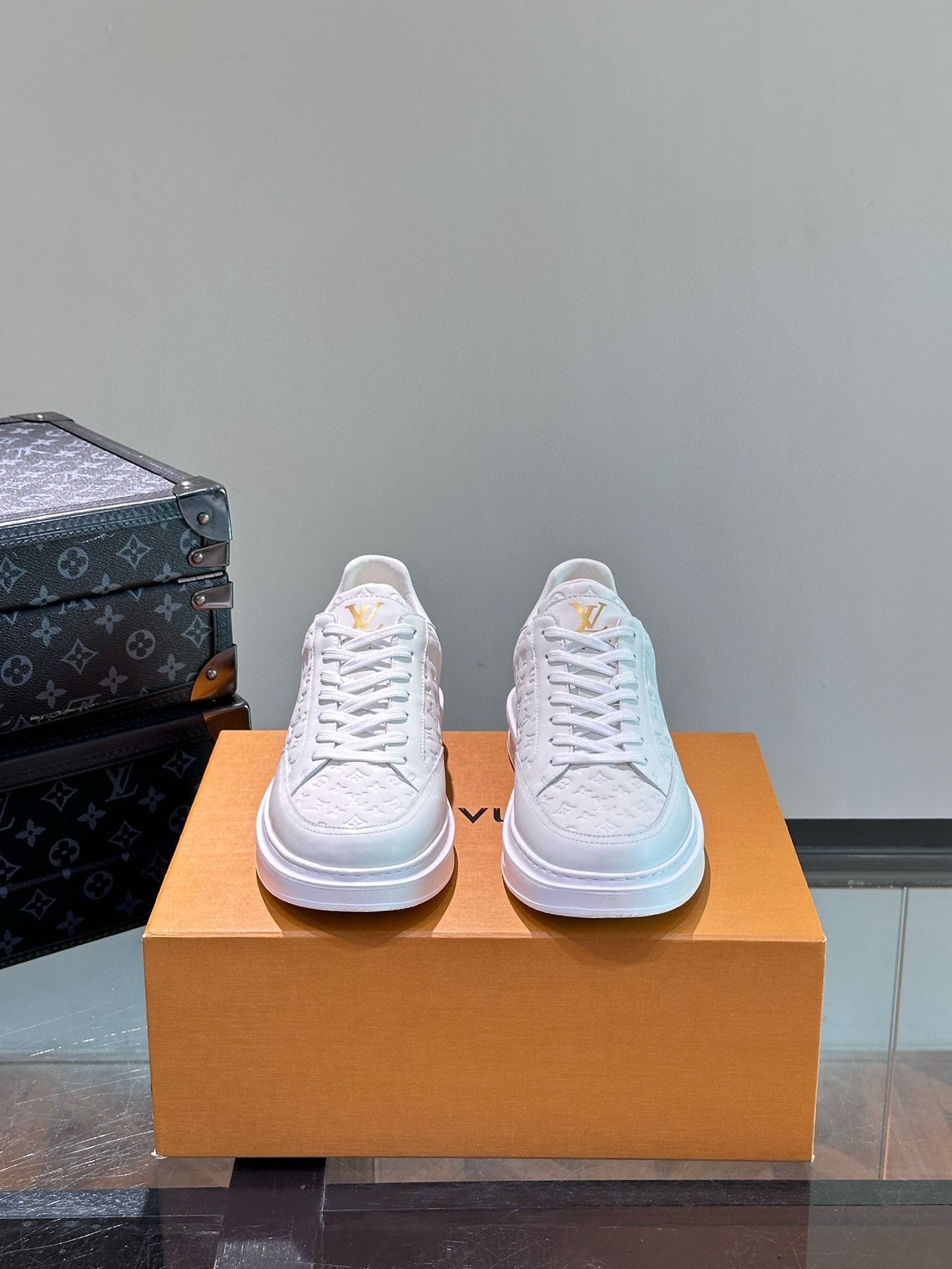 Louis Vuitton Sneaker – LSVT1437