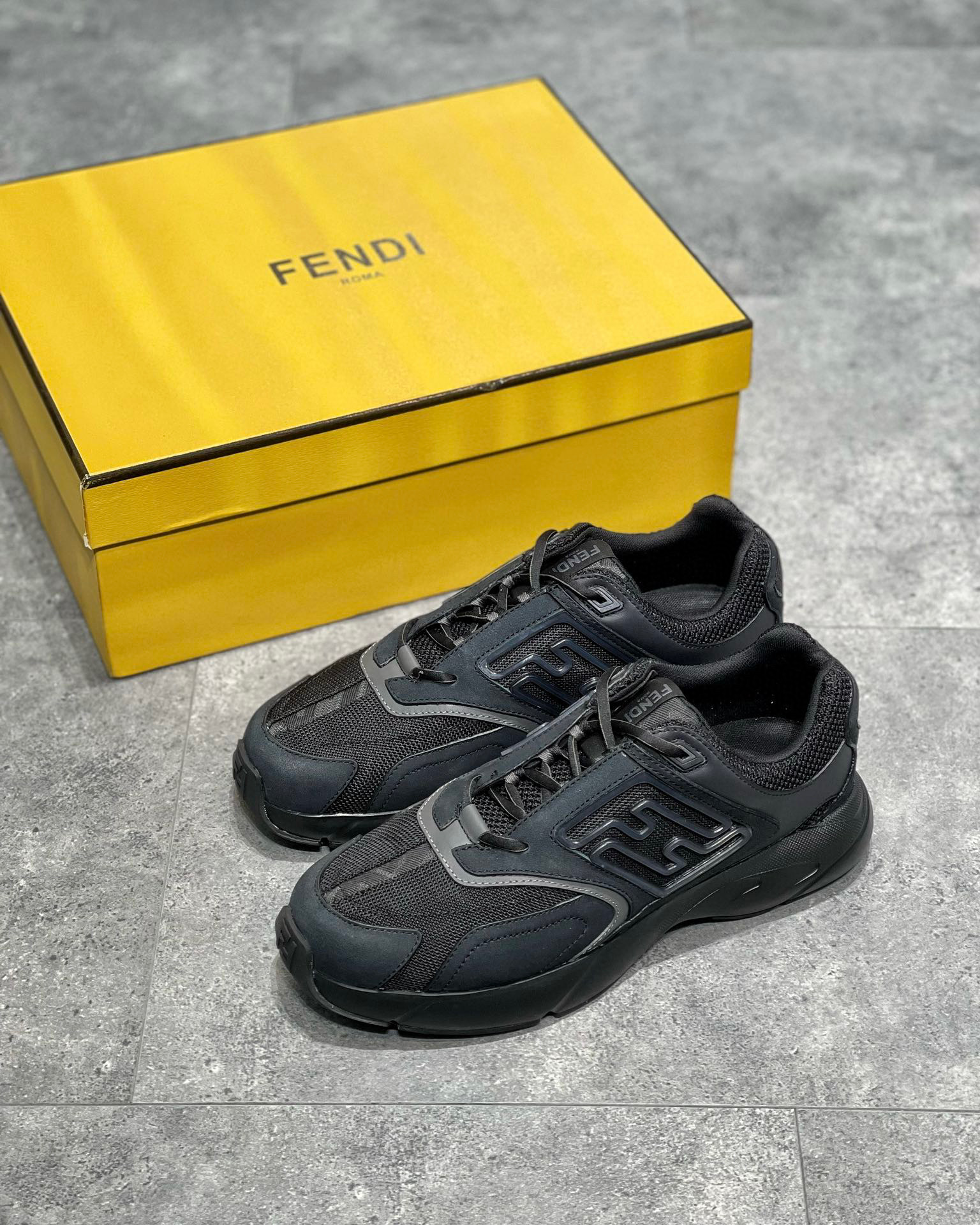 Fendi Sneaker – FEND1069