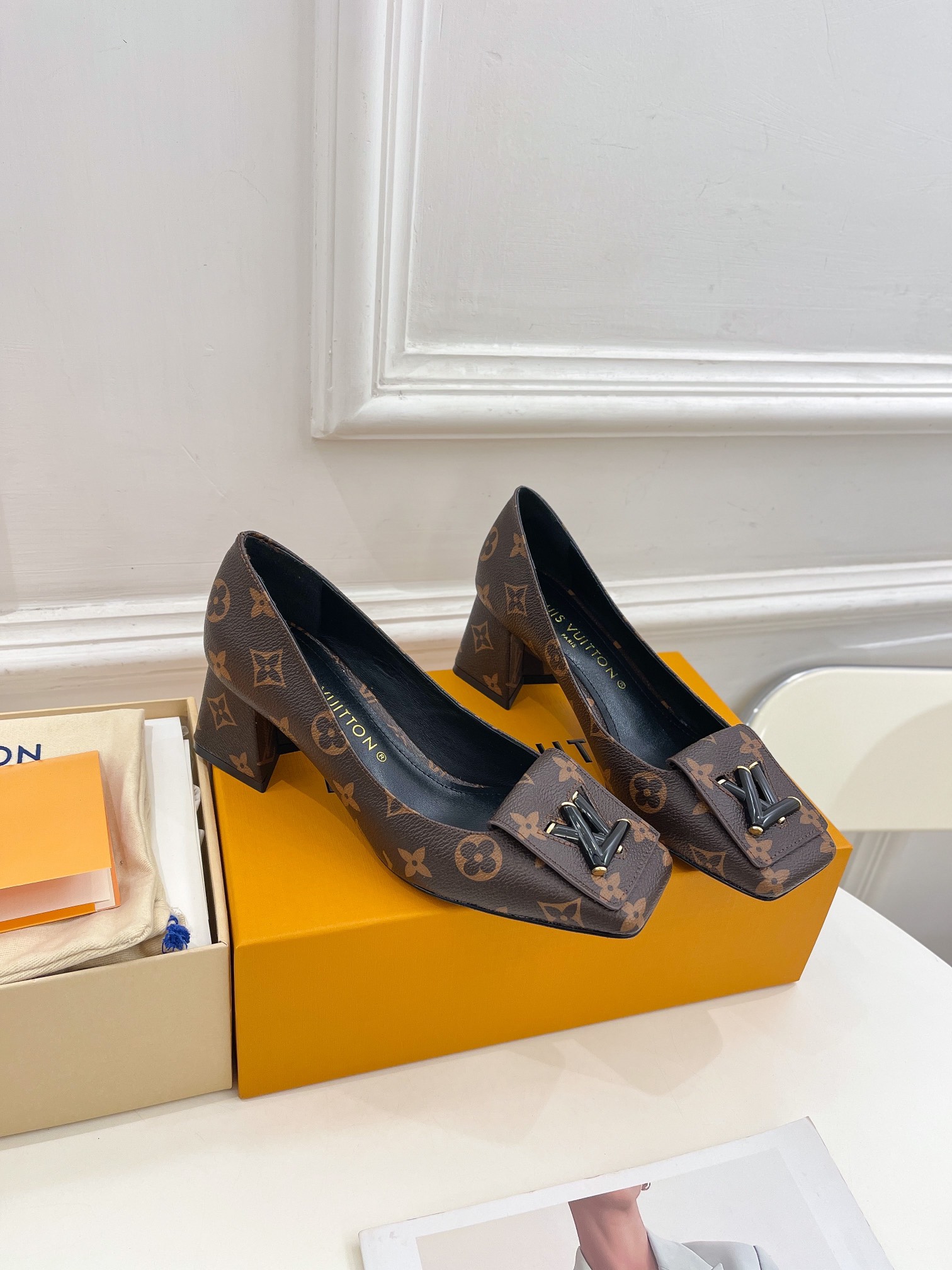 Louis Vuitton Pumps – WOLV1030