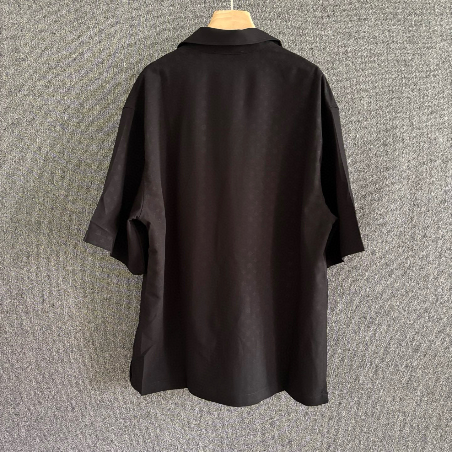 Louis Vuitton Shirt – TRJK1198