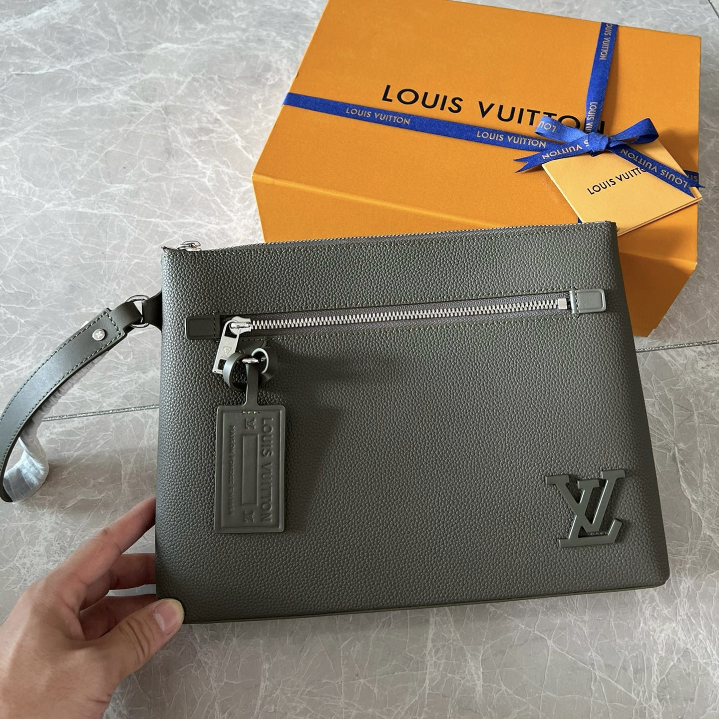 Louis Vuitton Pouch – BHPH1040