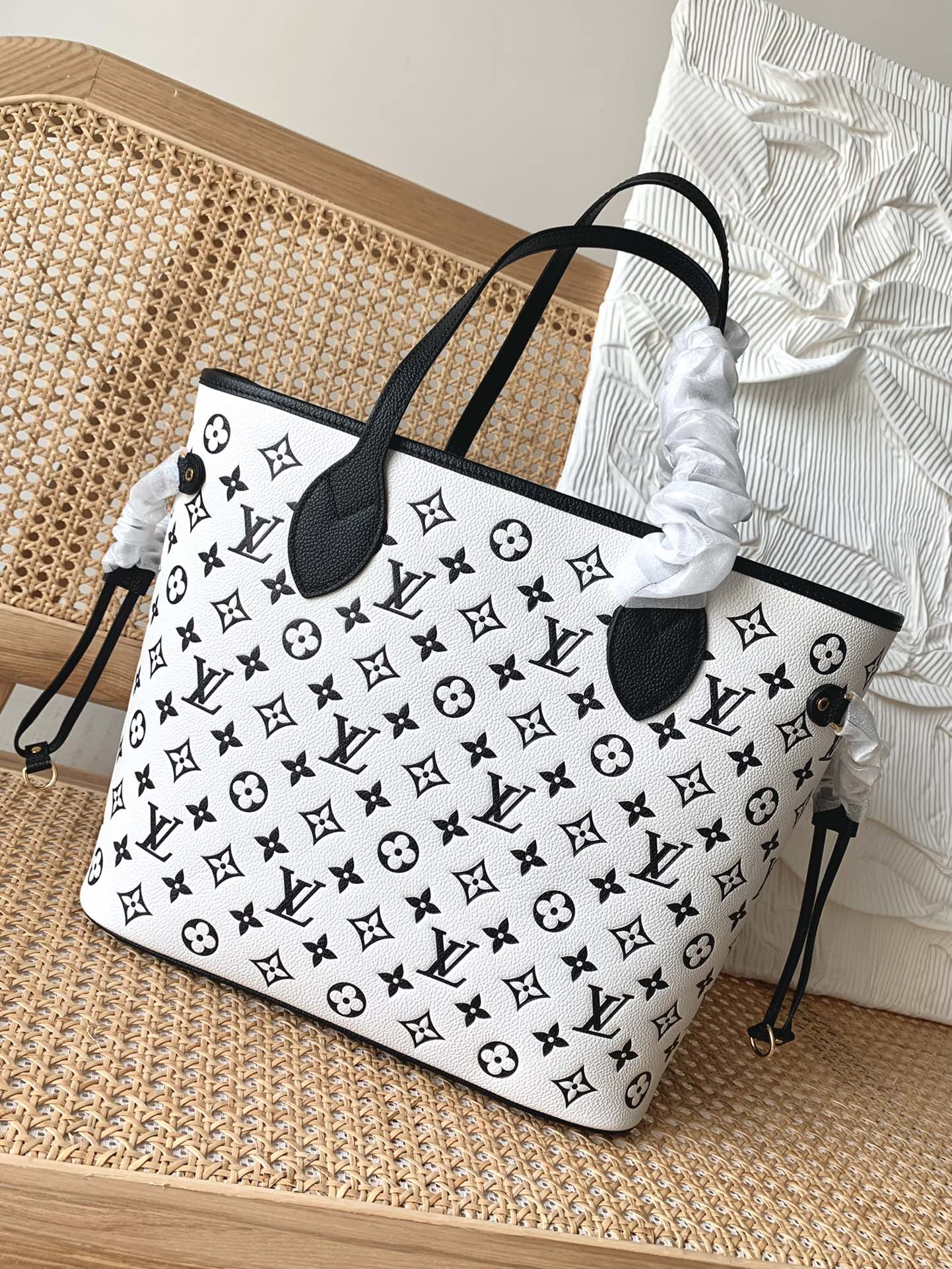 Louis Vuitton Tote Bag – LVTB1015