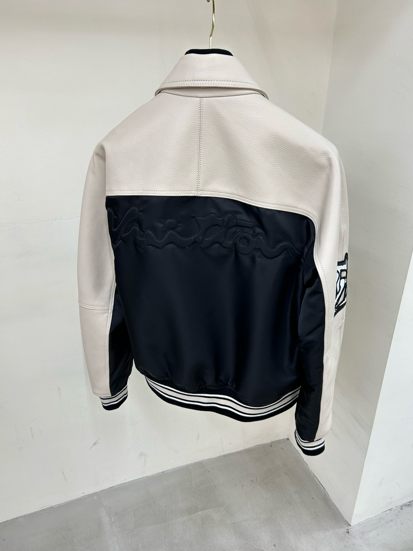 Louis Vuitton Jacket – CJKT1609