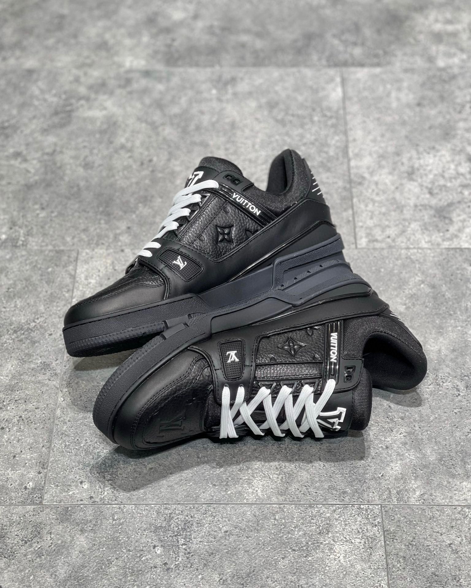 Louis Vuitton Sneaker – LSVT1245