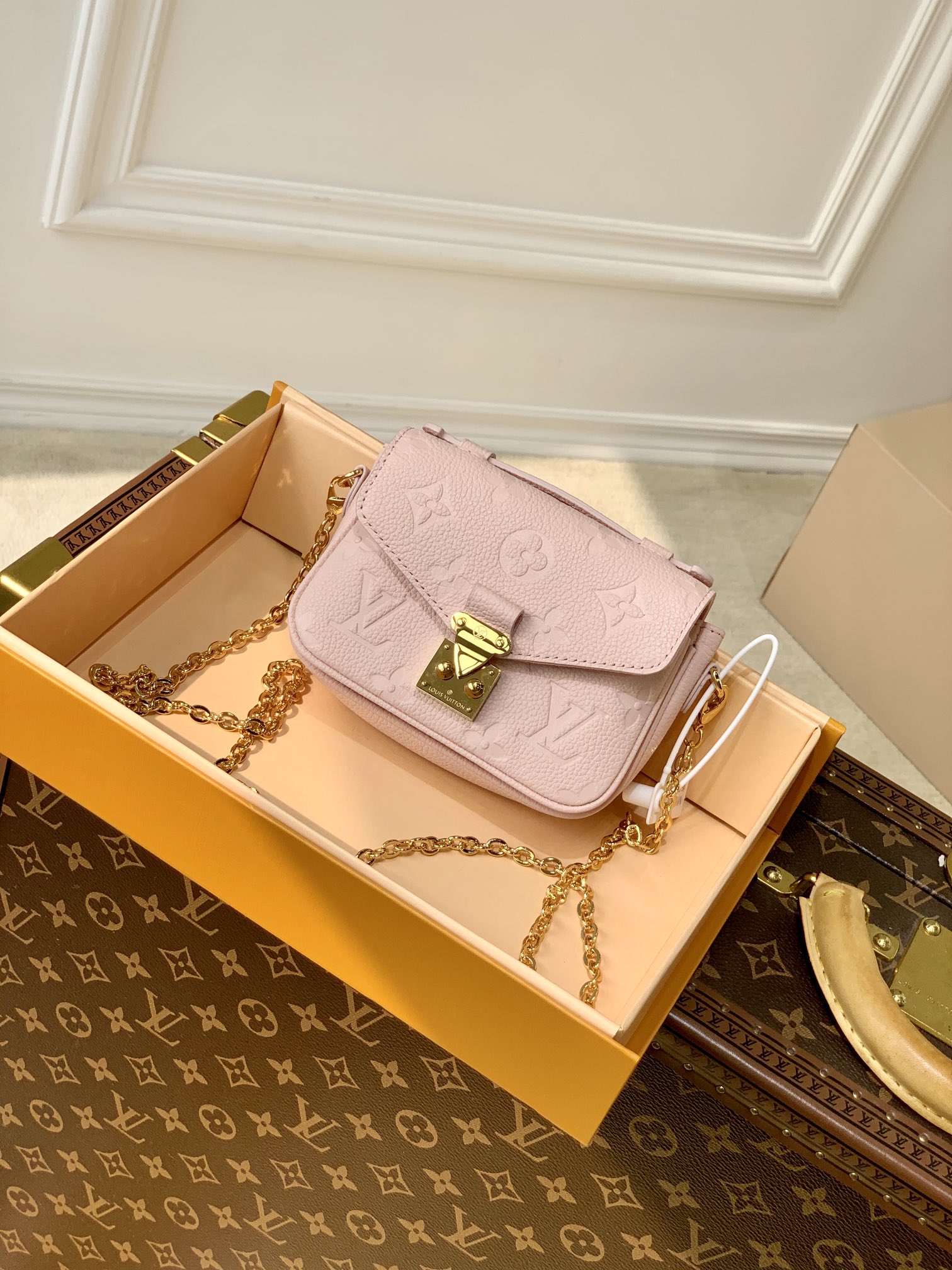 Louis Vuitton Shoulder Bag – LVSH1208