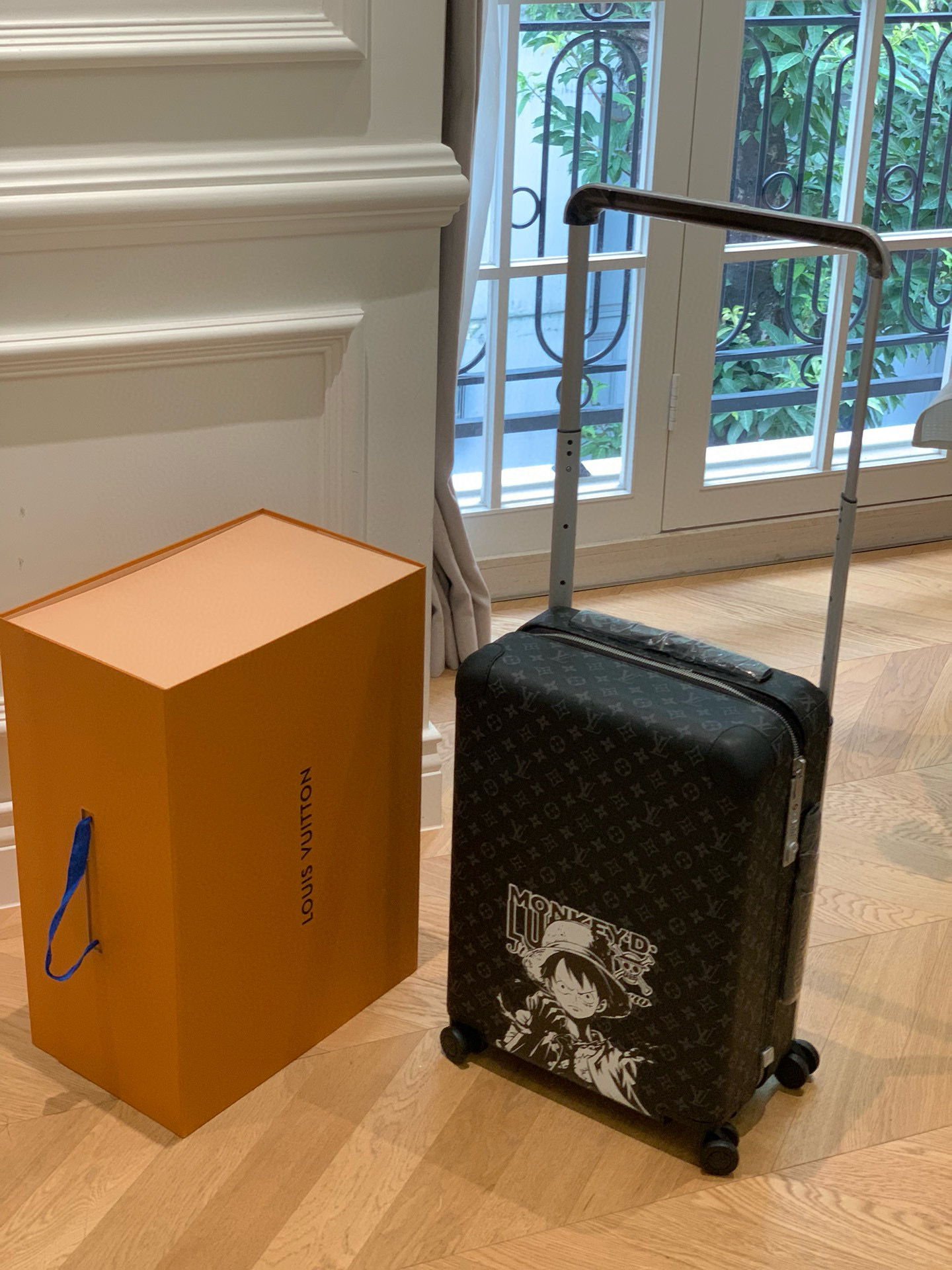 Louis Vuitton Suitcase – BGSC1018