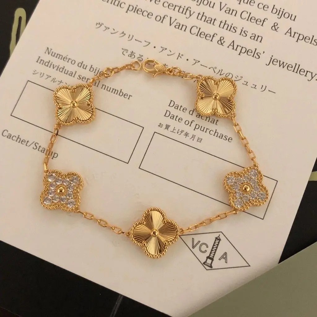 Van Cleef & Arpels Bracelet – JWWM1008