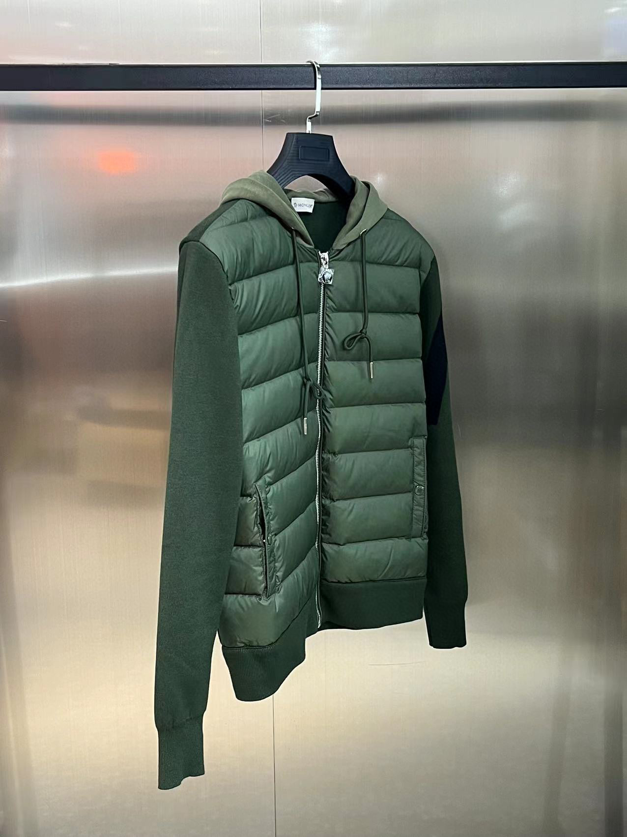 Moncler Zip Sweater – SWHO1950
