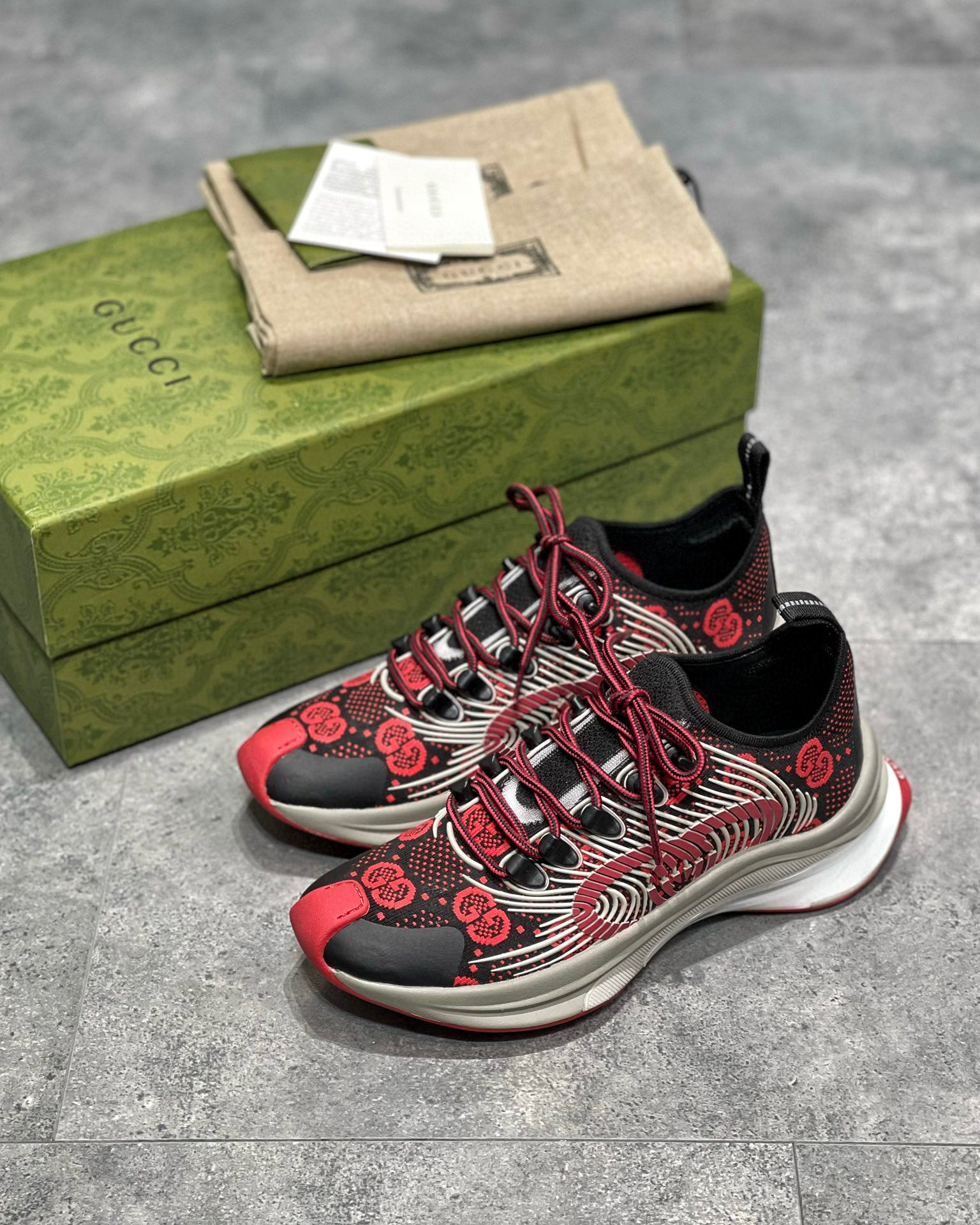 Gucci Sneaker – GUCC1136