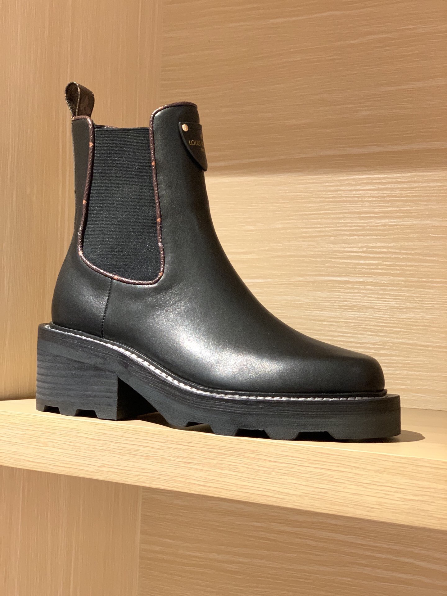 Louis Vuitton Boots – WOLV1022