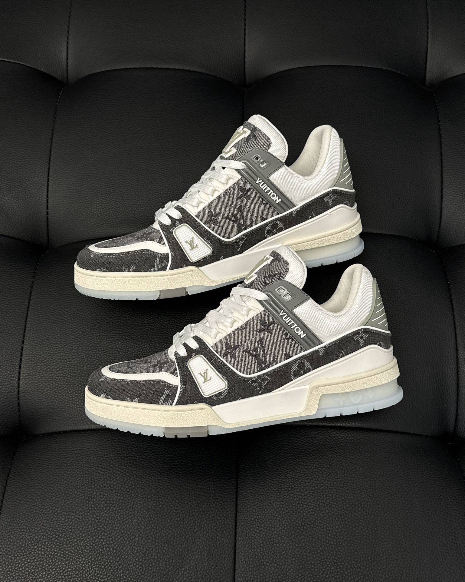 Louis Vuitton Sneaker – LSVT1394
