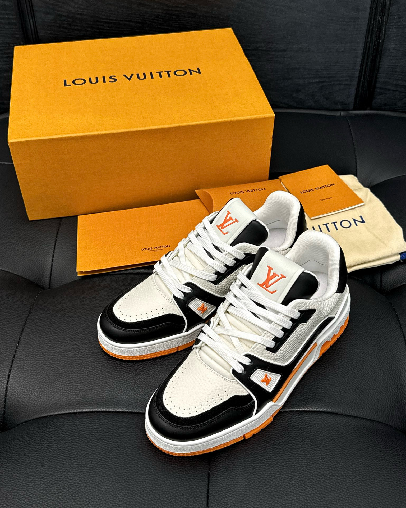 Louis Vuitton Sneaker – LSVT1386