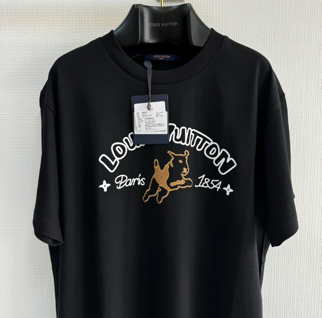 Louis Vuitton T-Shirt – TSHP2665