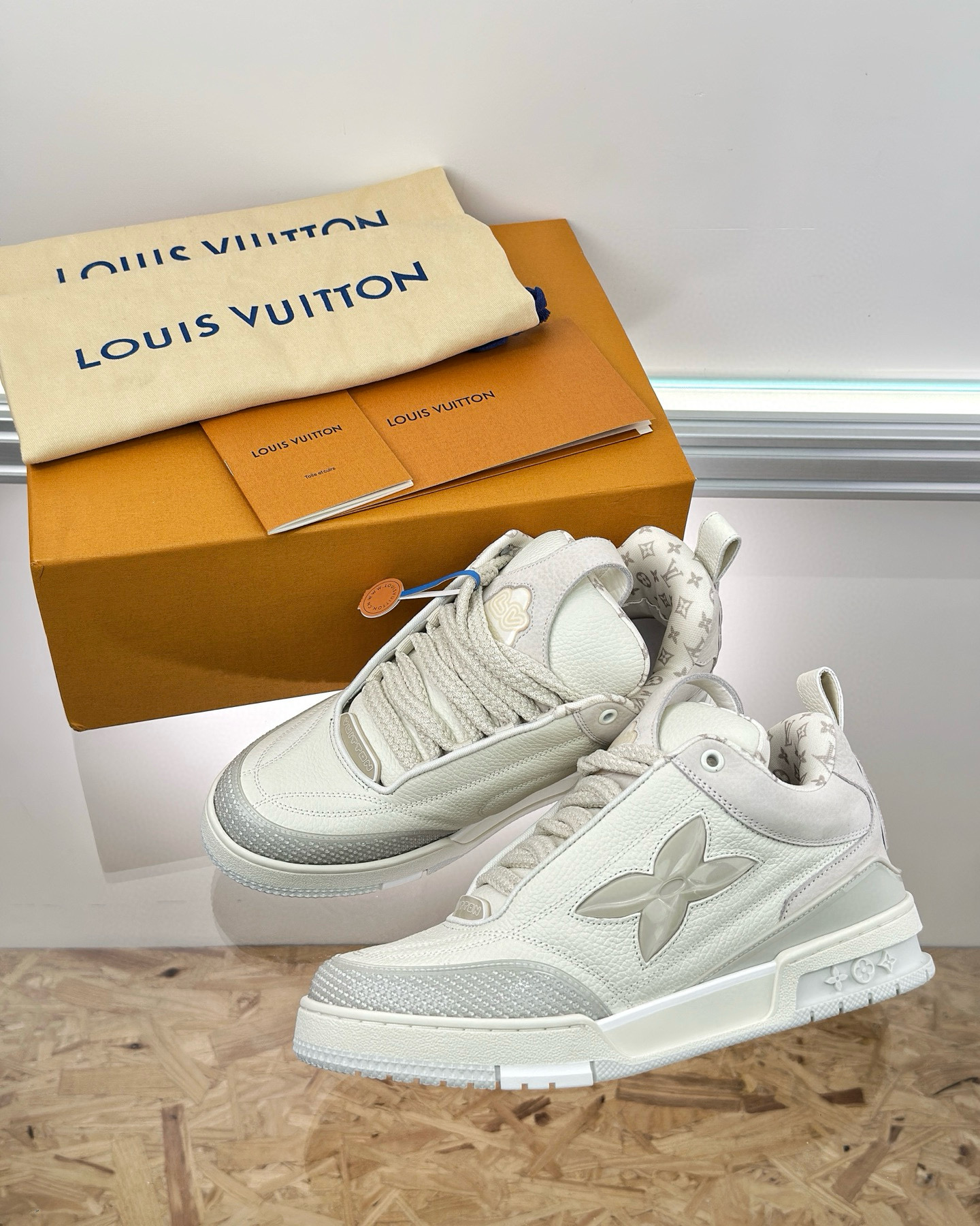 Louis Vuitton Sneaker – LSVT1462