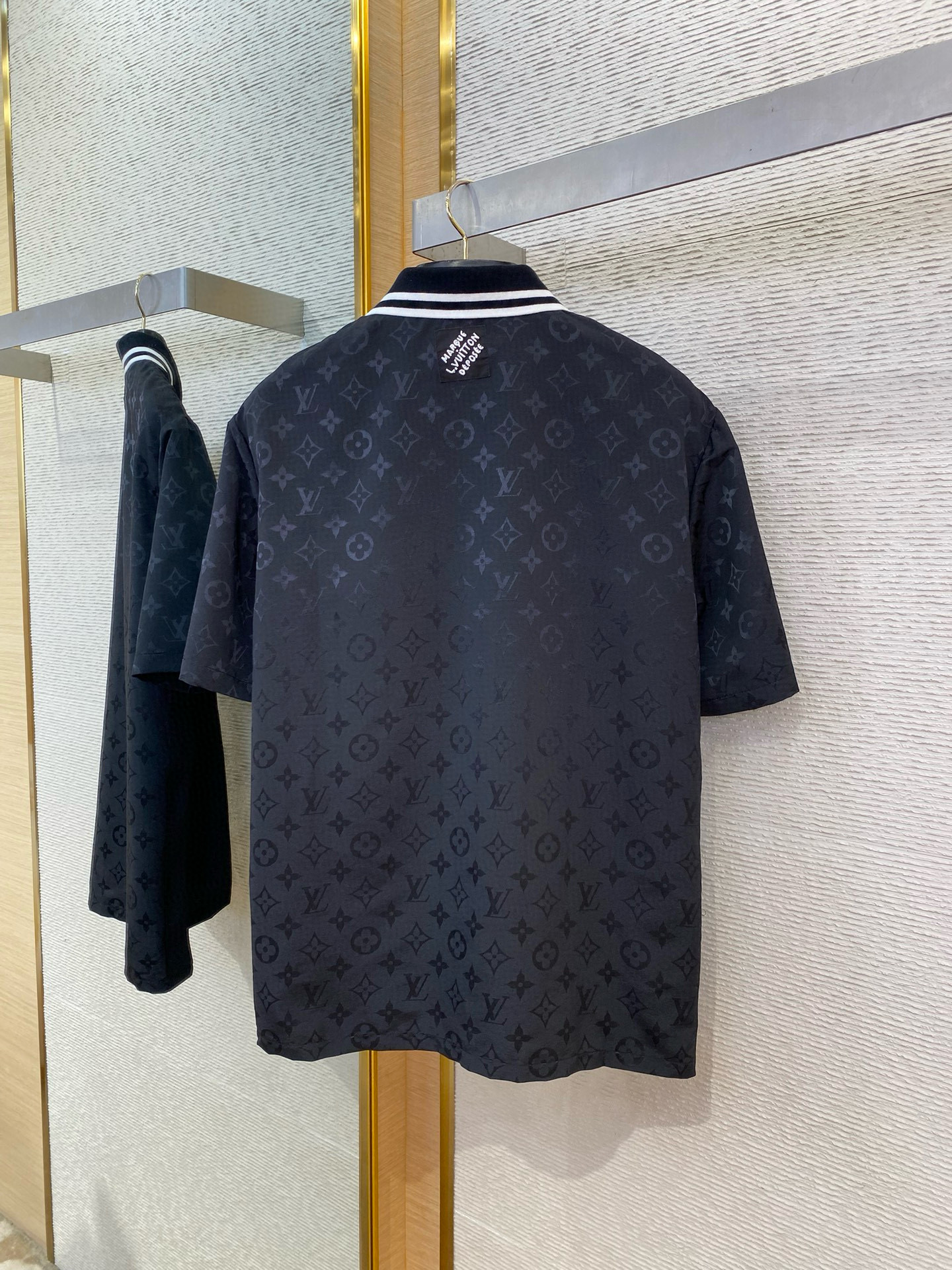 Louis Vuitton Shirt – TRJK1199