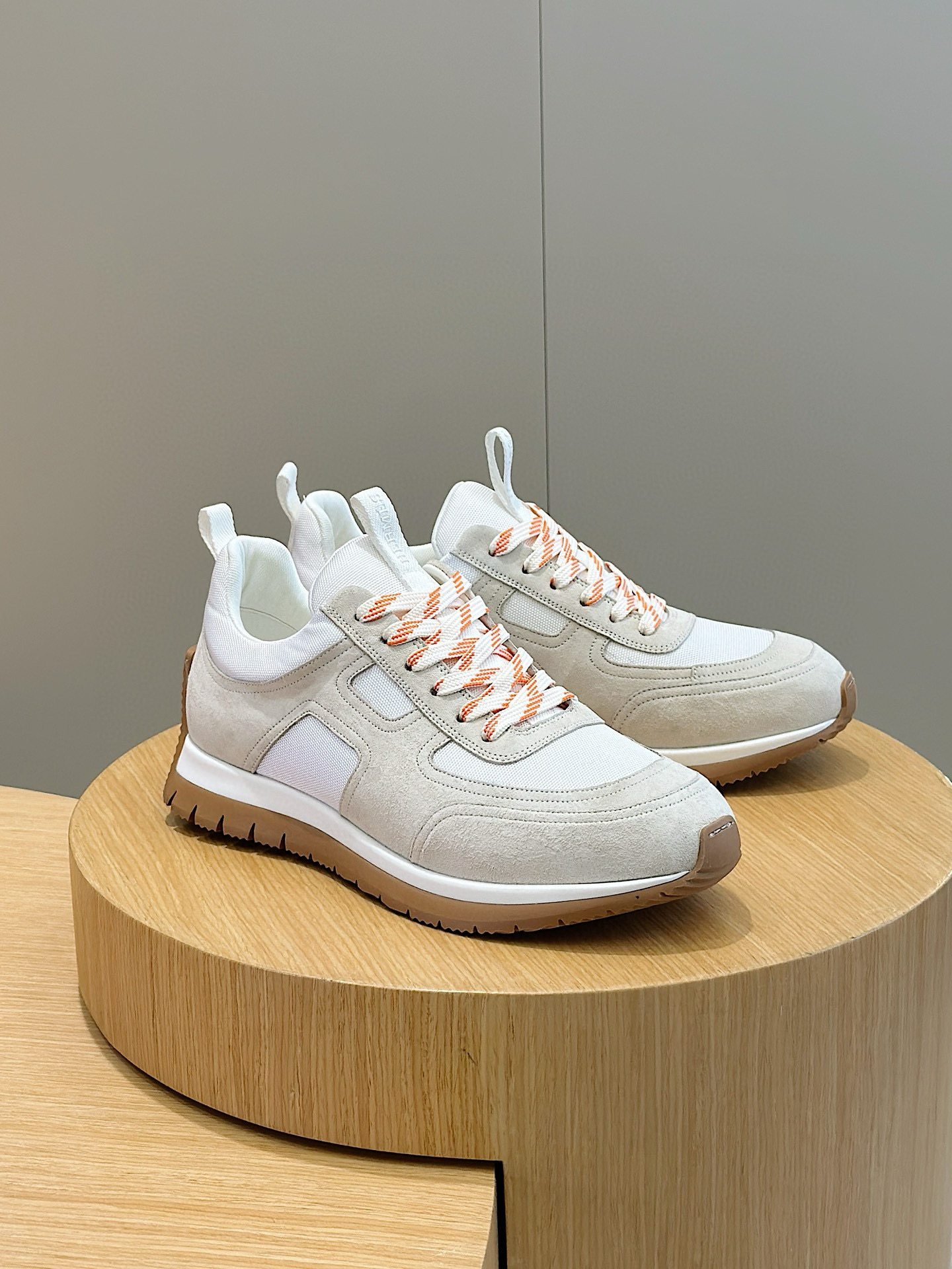 Hermes Sneaker – HRMS1055