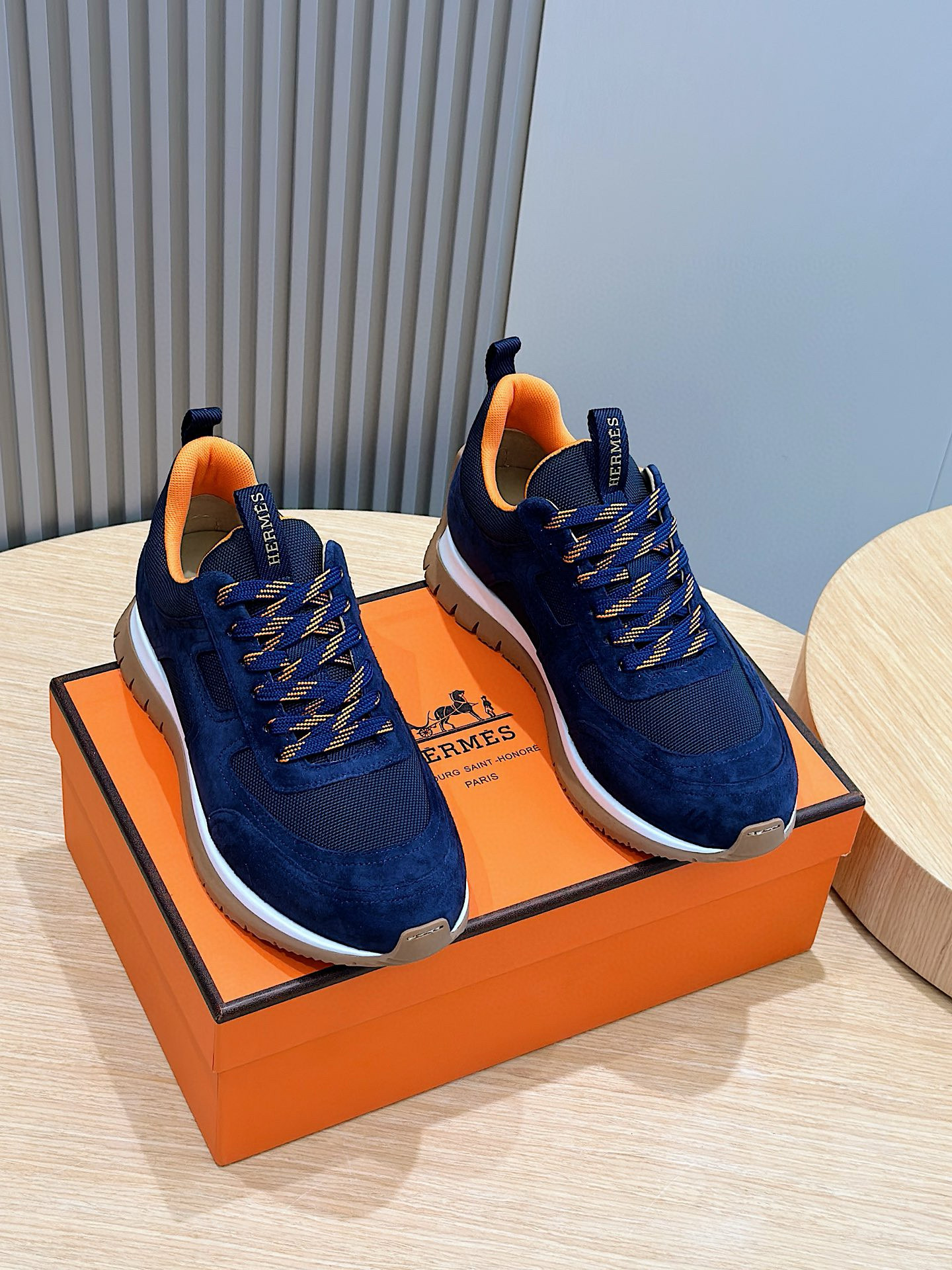 Hermes Sneaker – HRMS1052