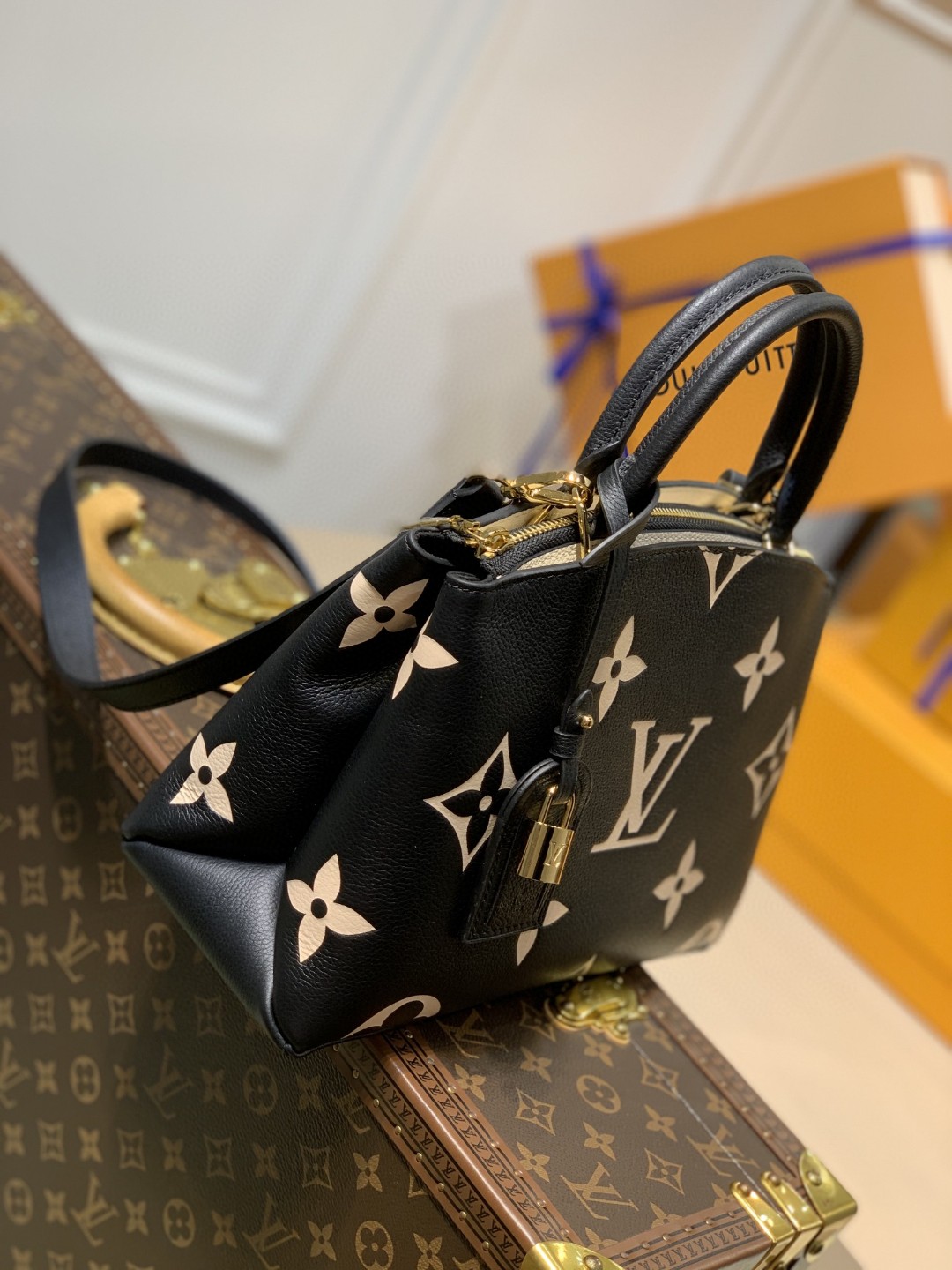 Louis Vuitton Tote Bag – LVTB1063