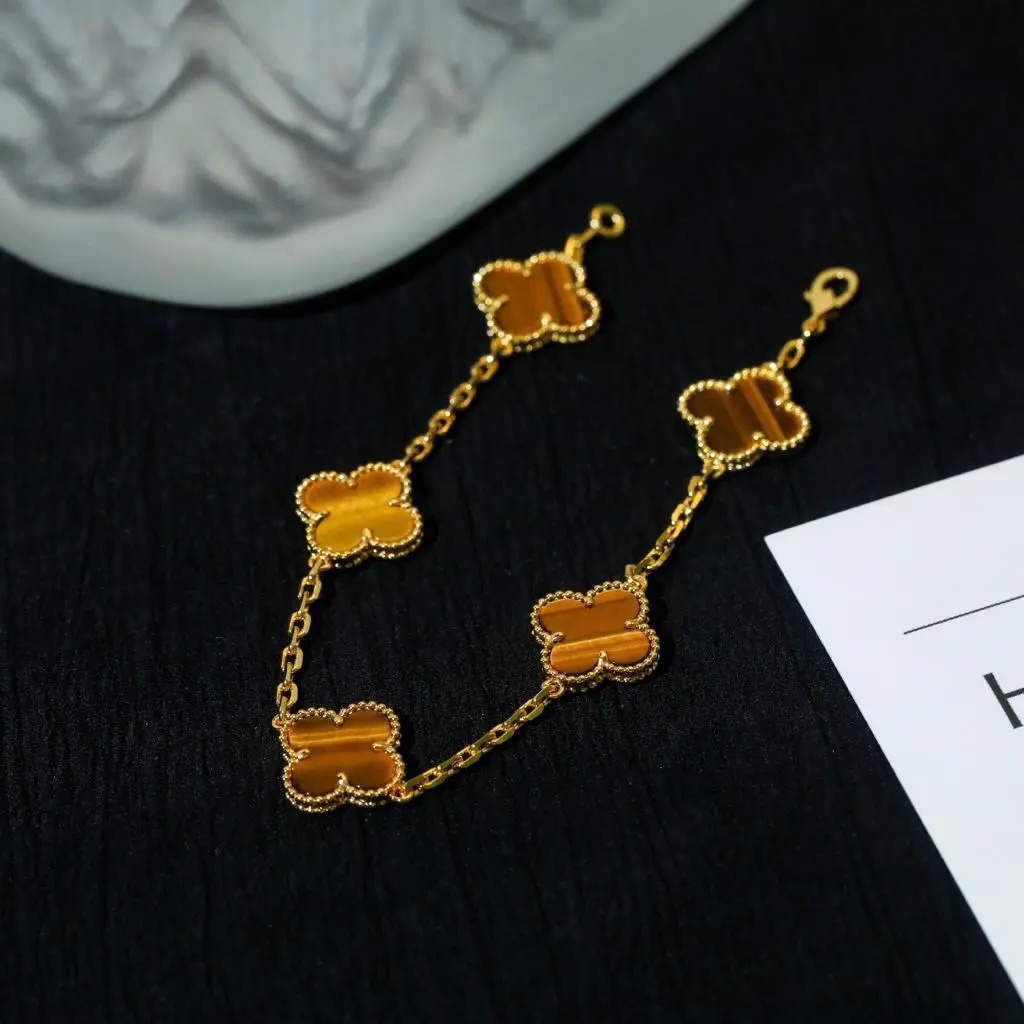 Van Cleef & Arpels Bracelet – JWWM1004