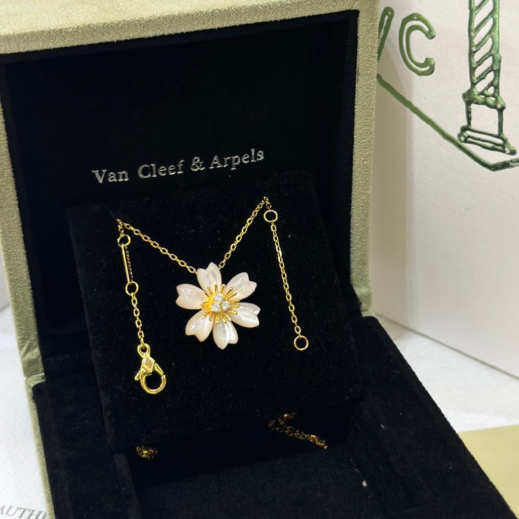 Van Cleef & Arpels Necklace – JWWM1085