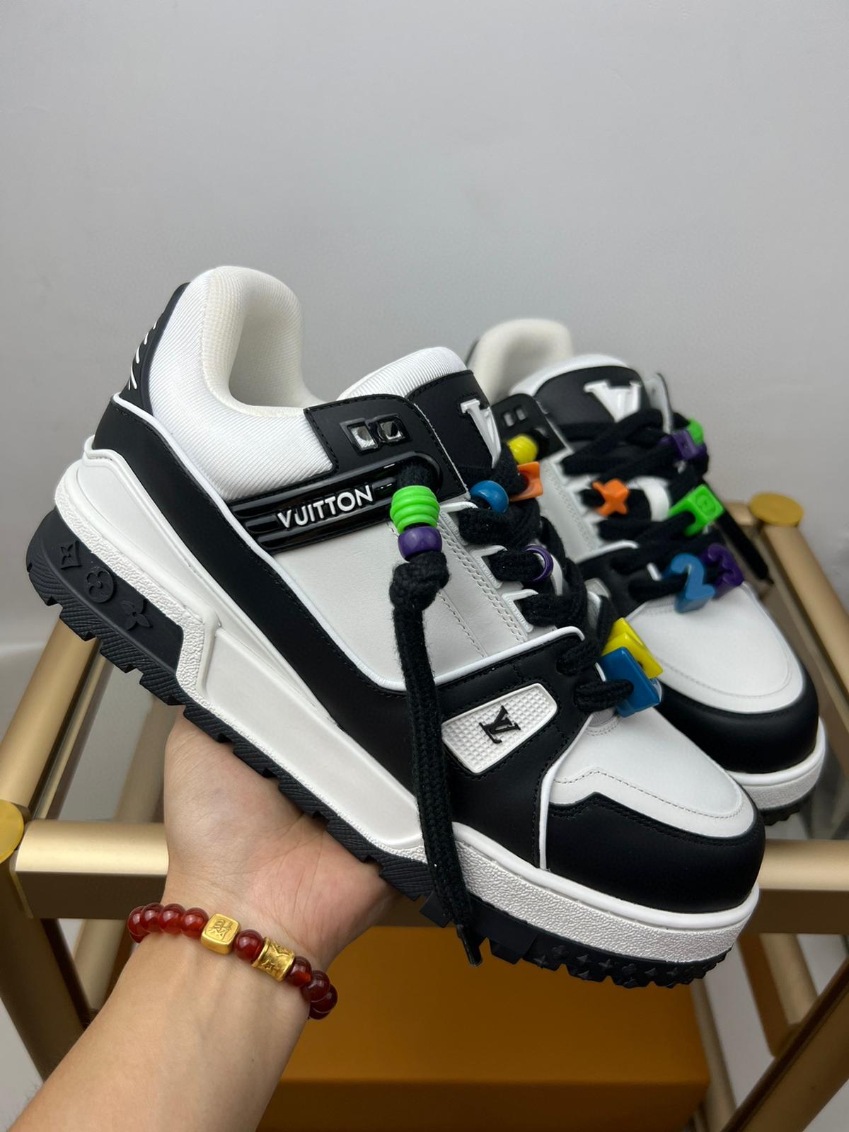 Louis Vuitton Sneaker – LSVT1243