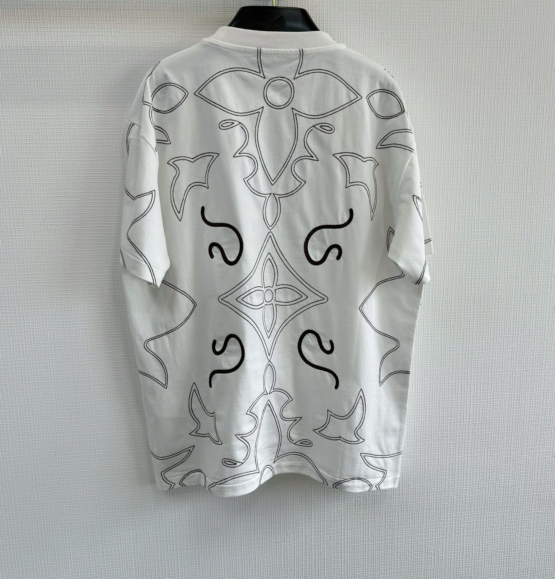 Louis Vuitton T-Shirt – TSHP2970