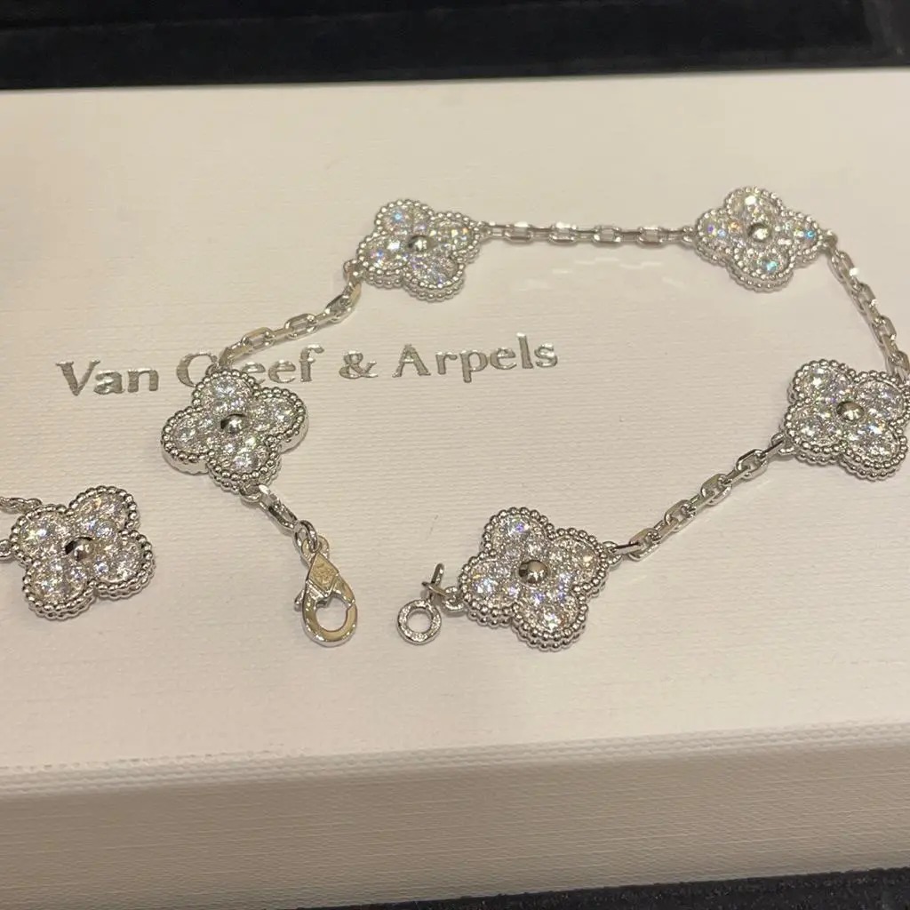 Van Cleef & Arpels Bracelet – JWRY1042