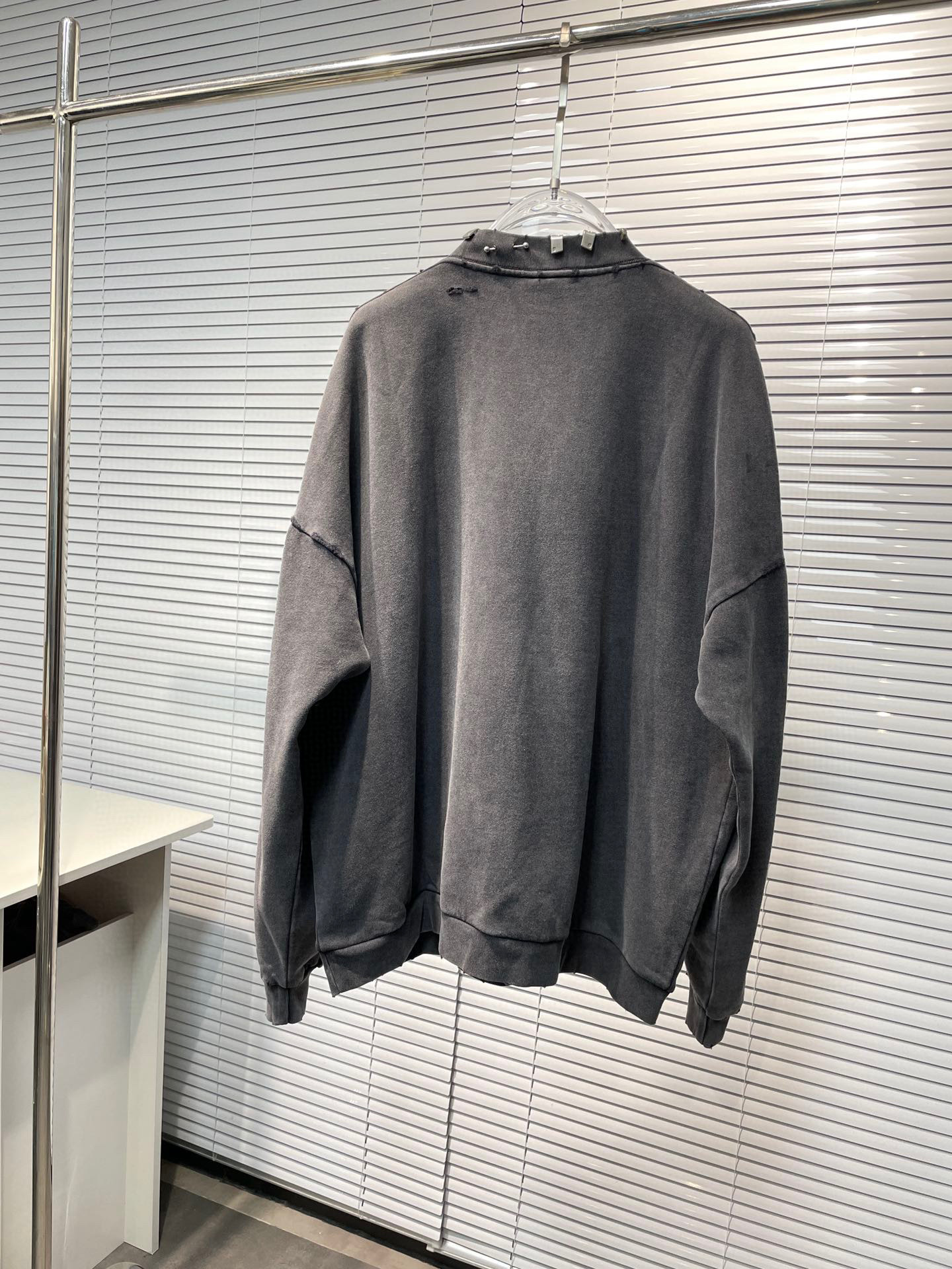 Balenciaga Sweater – SWHO2021
