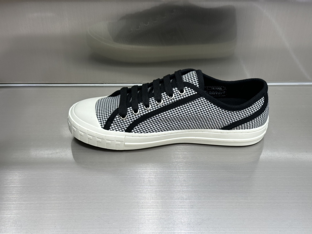 Fendi Sneaker – FEND1079