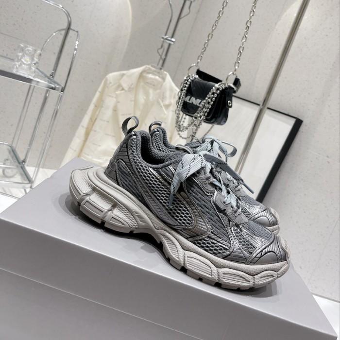 3XL Sneaker – BLNC1136