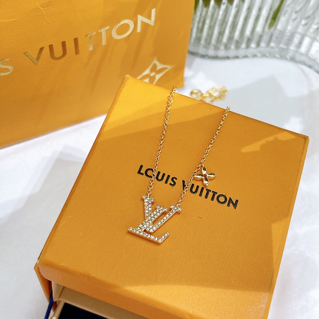 Louis Vuitton Necklace – JWWM1086