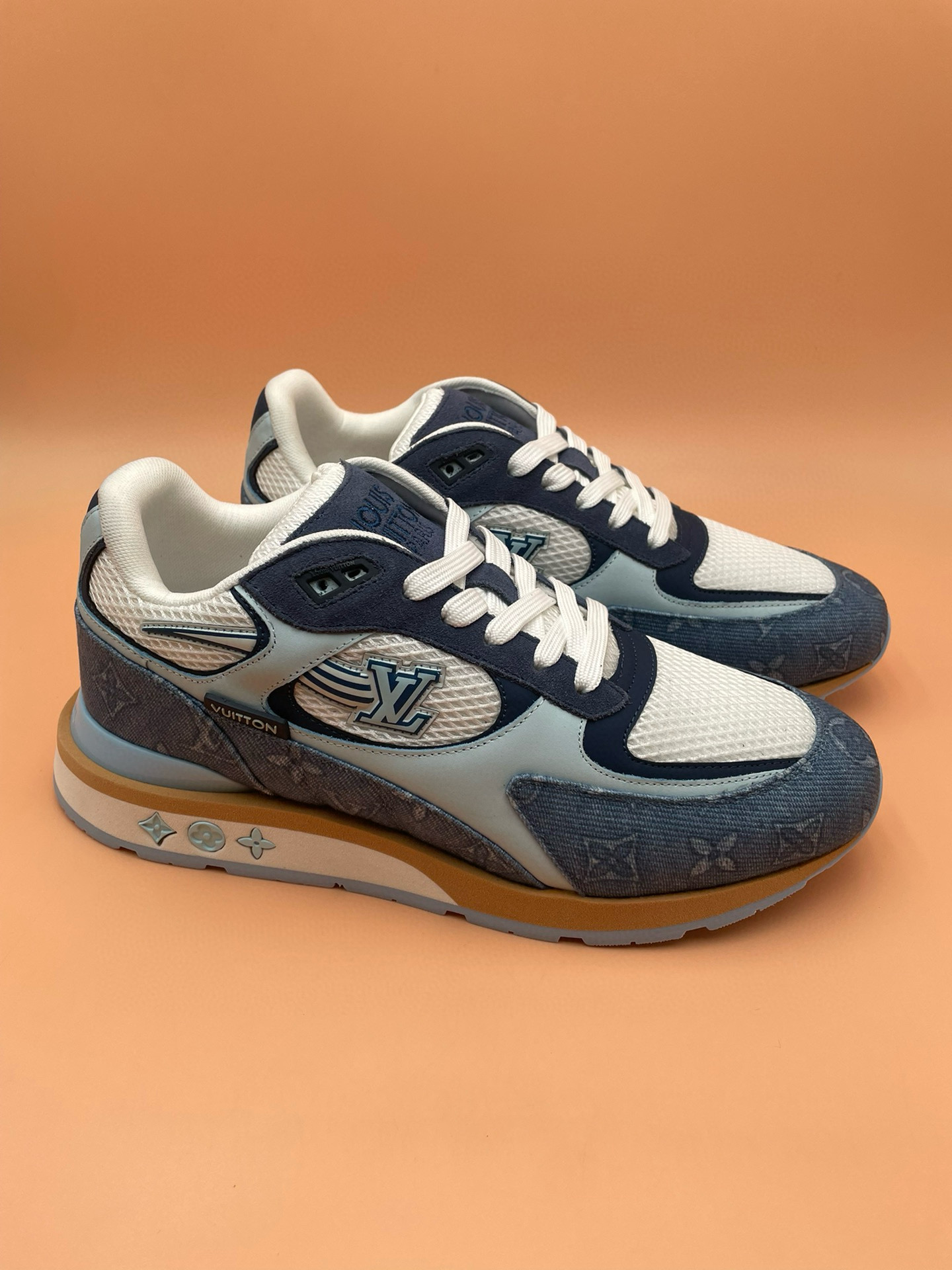 Louis Vuitton Sneaker – LSVT1424