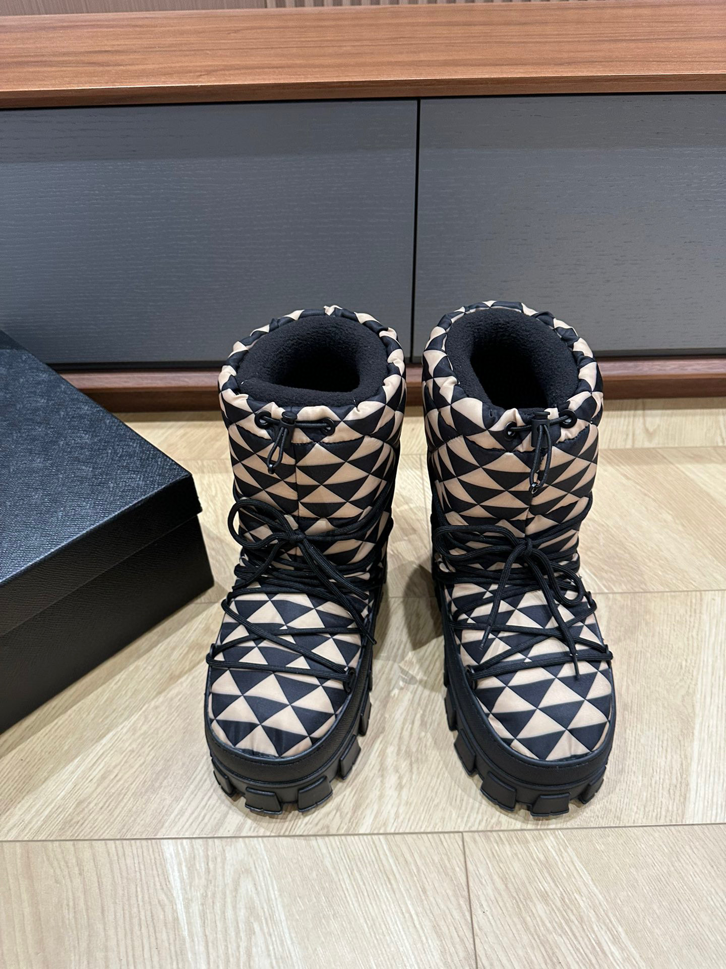 Prada Bots – WPRD1031