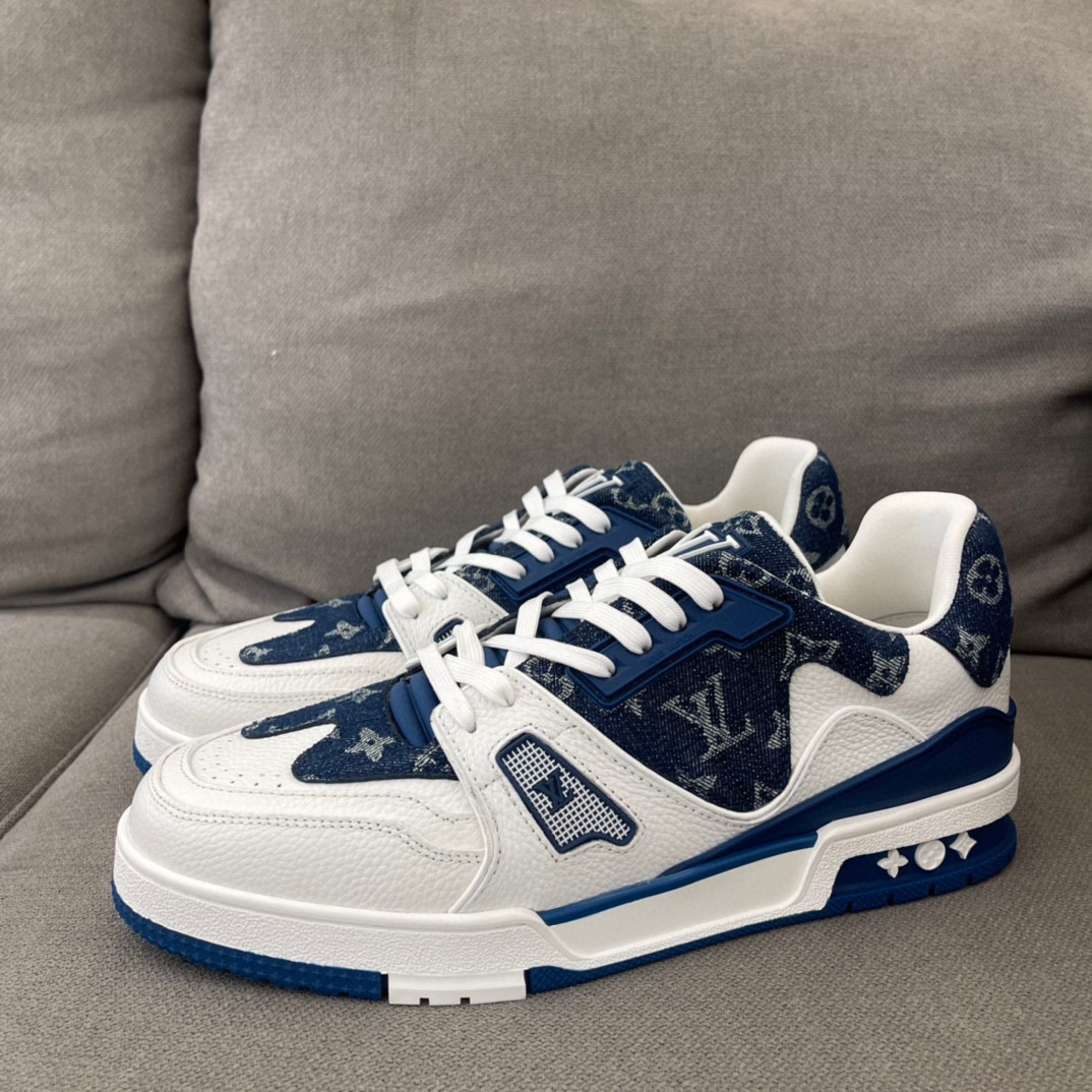 Louis Vuitton Sneaker – LSVT1179