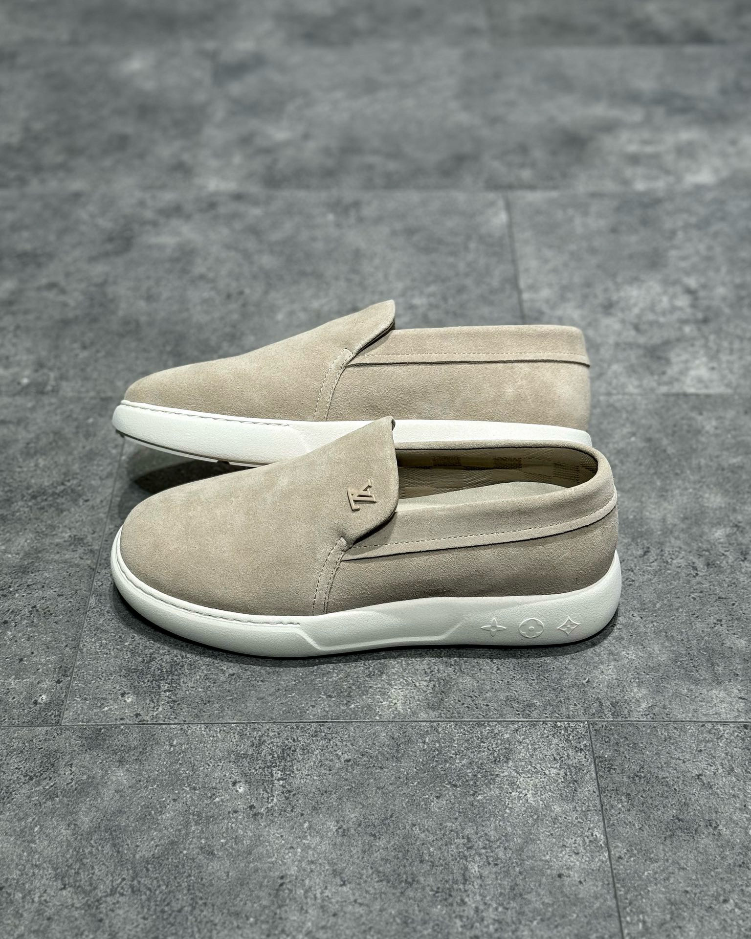 Louis Vuitton Sneaker – LSVT1318