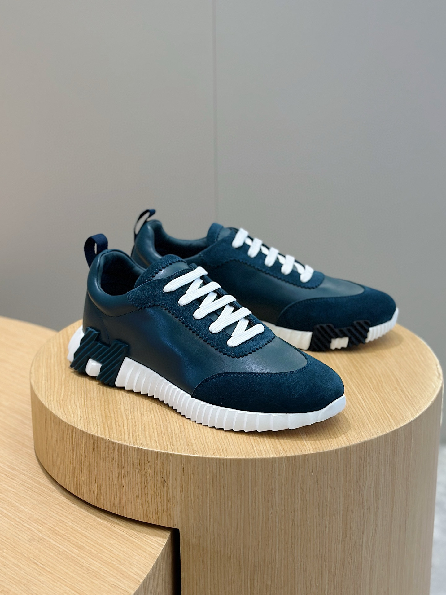 Hermes Sneaker – HRMS1062
