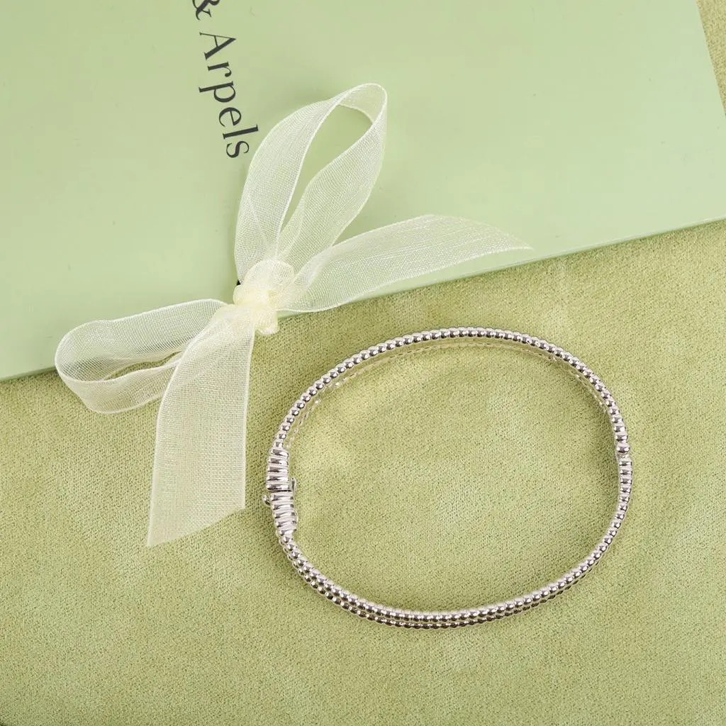 Van Cleef & Arpels Bracelet – JWWM1031