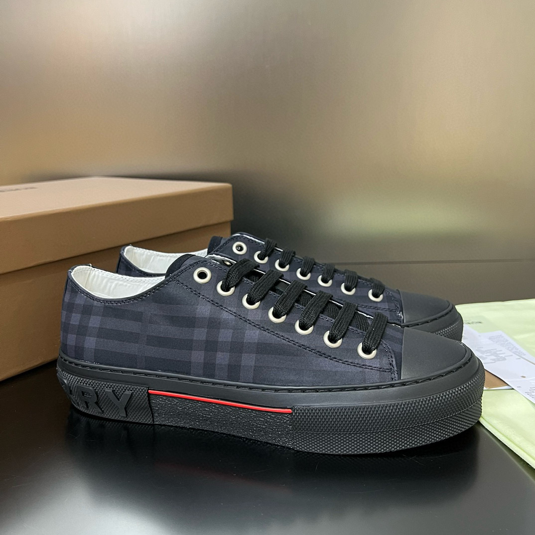 Burberry Sneaker – BBRY1028