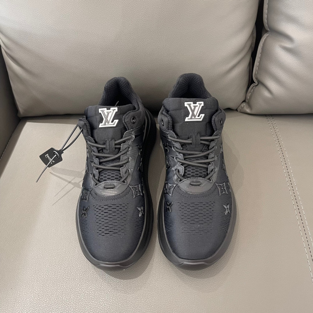 Louis Vuitton Sneaker – LSVT1202
