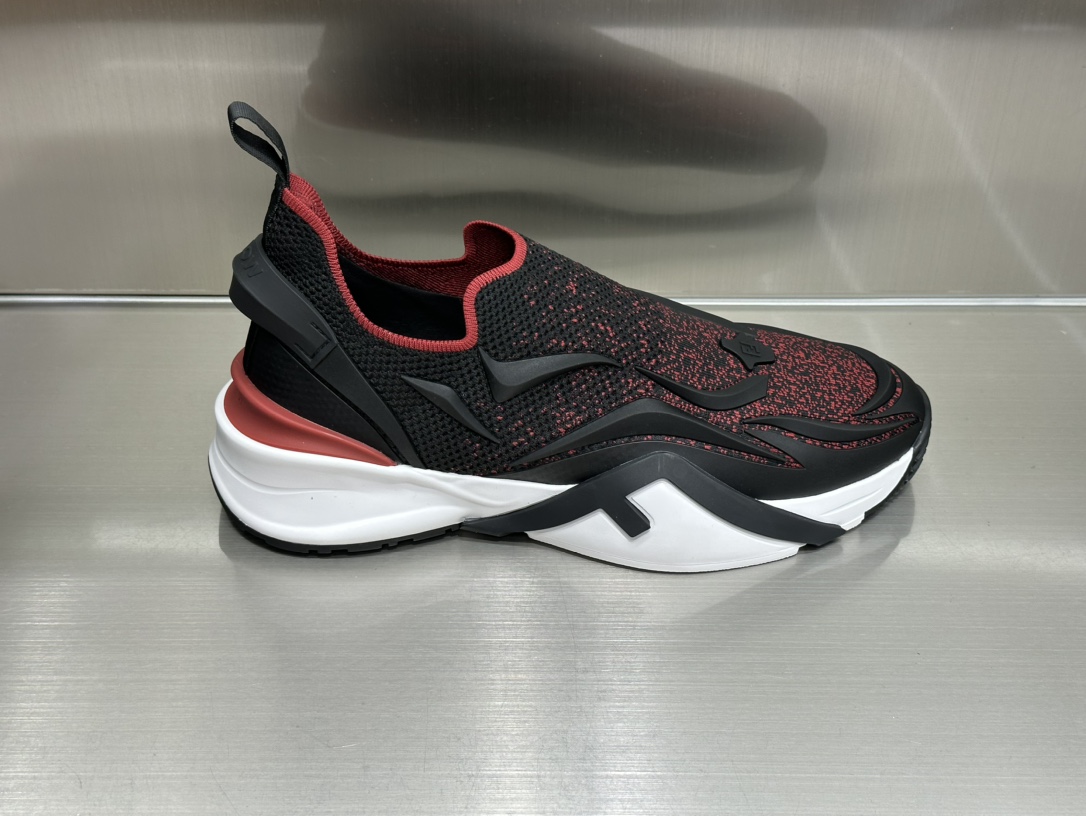 Fendi Sneaker – FEND1075