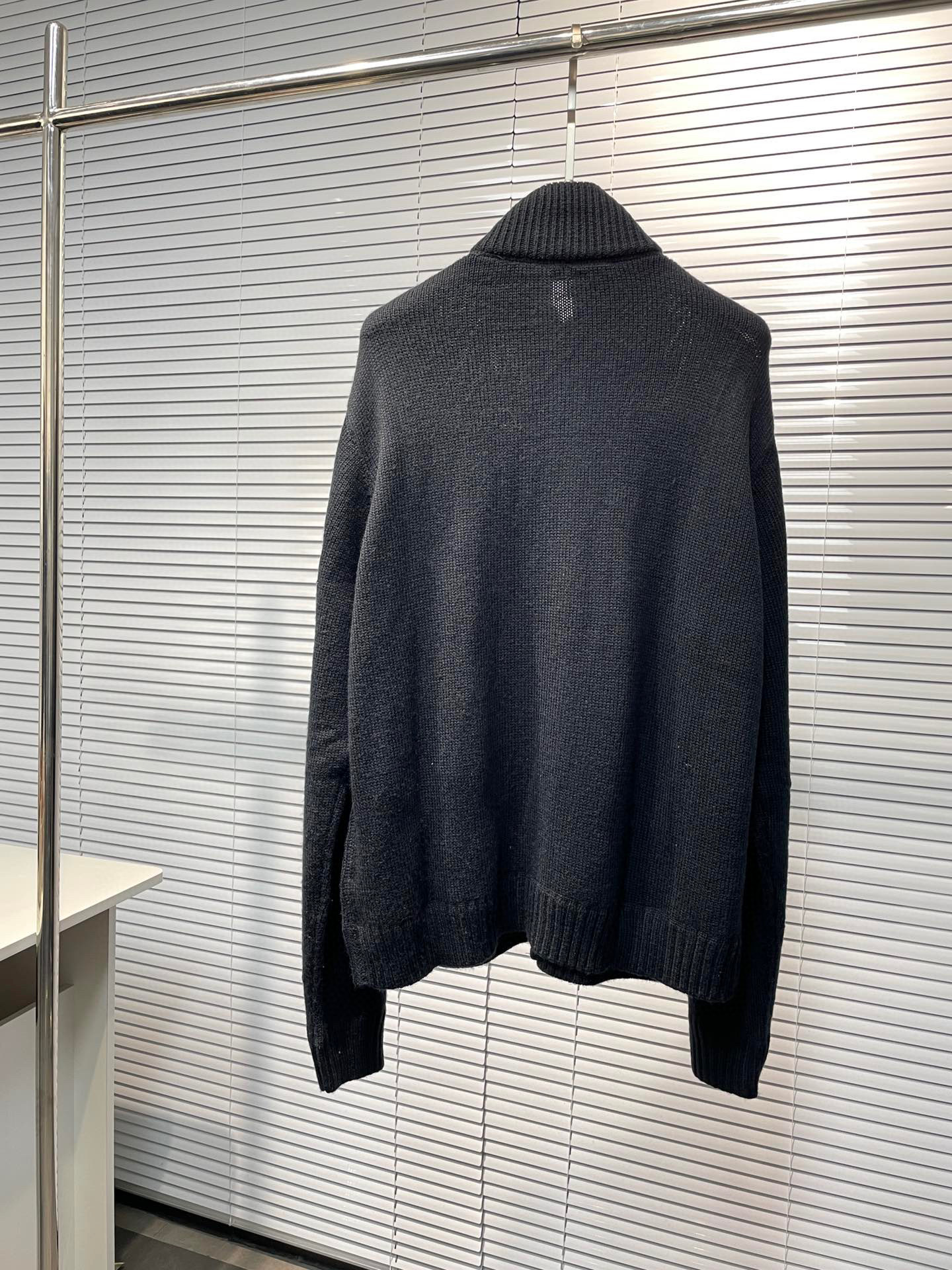 Prada Zip Sweater – SWHO1913