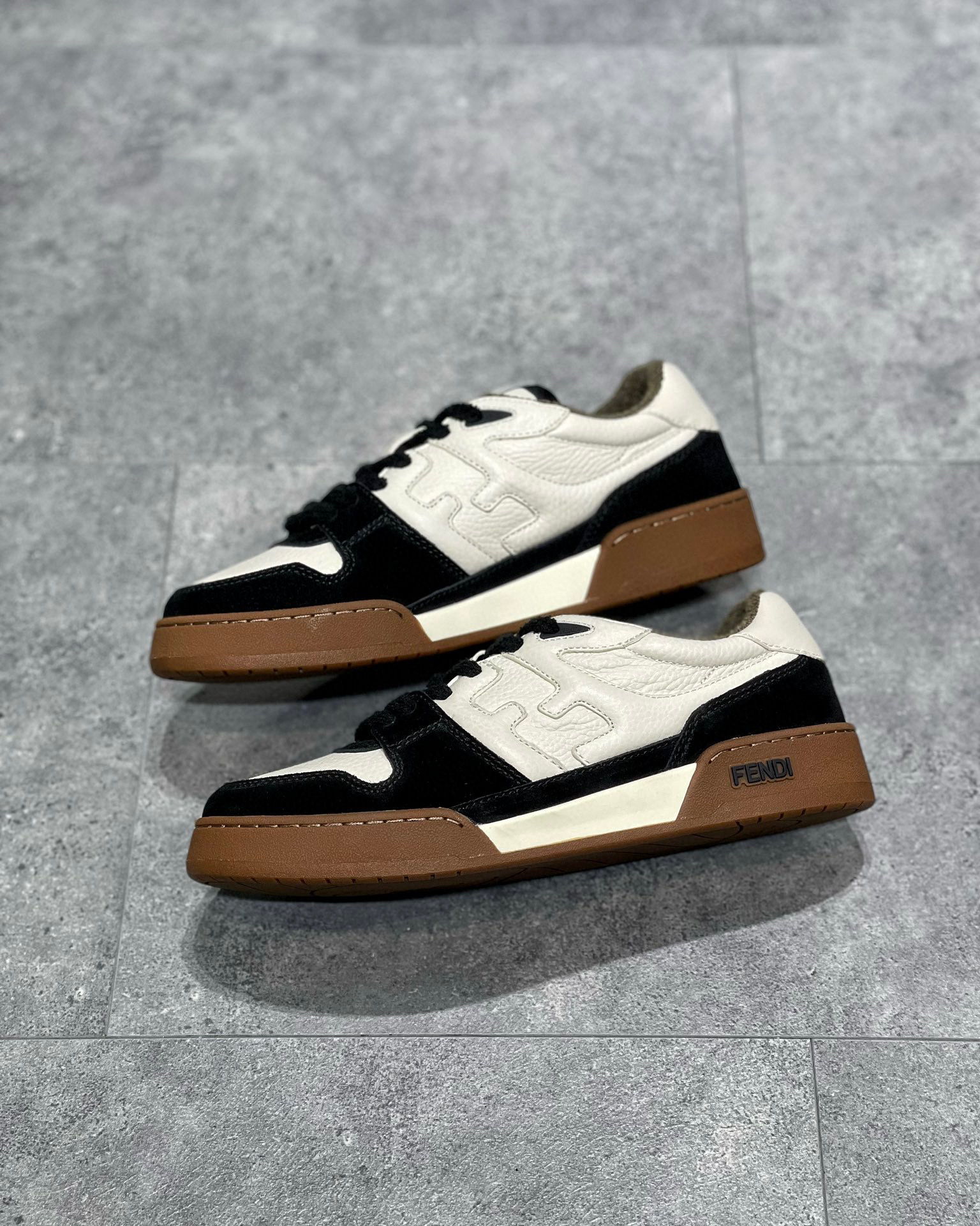 Fendi Sneaker – FEND1059