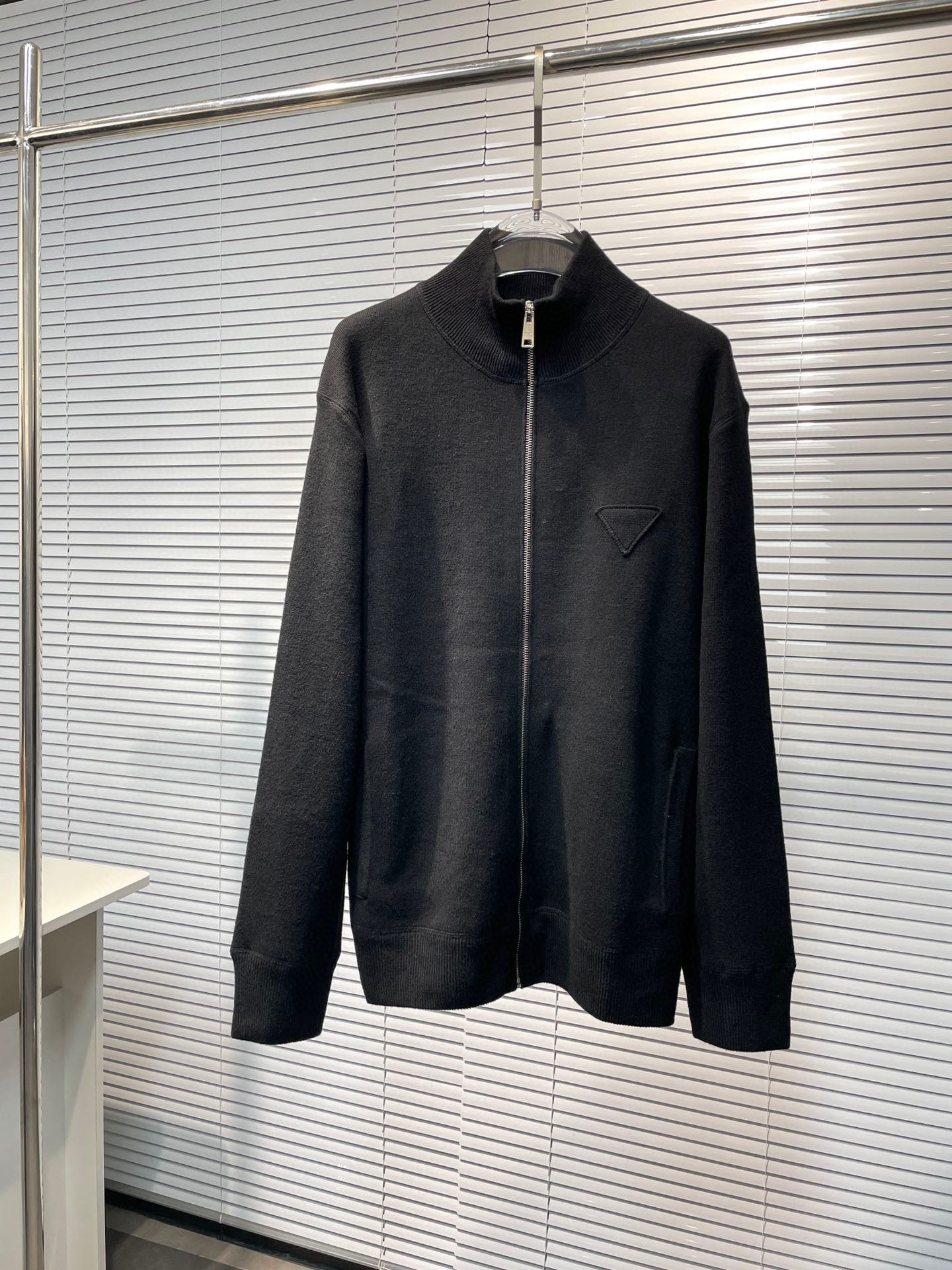 Prada Zip Sweater – SWHO1914