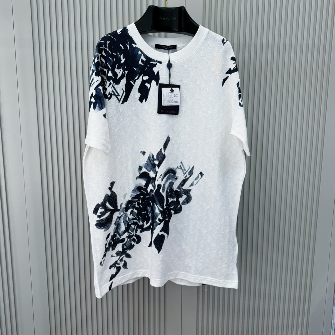 Louis Vuitton T-Shirt – TSHP2390