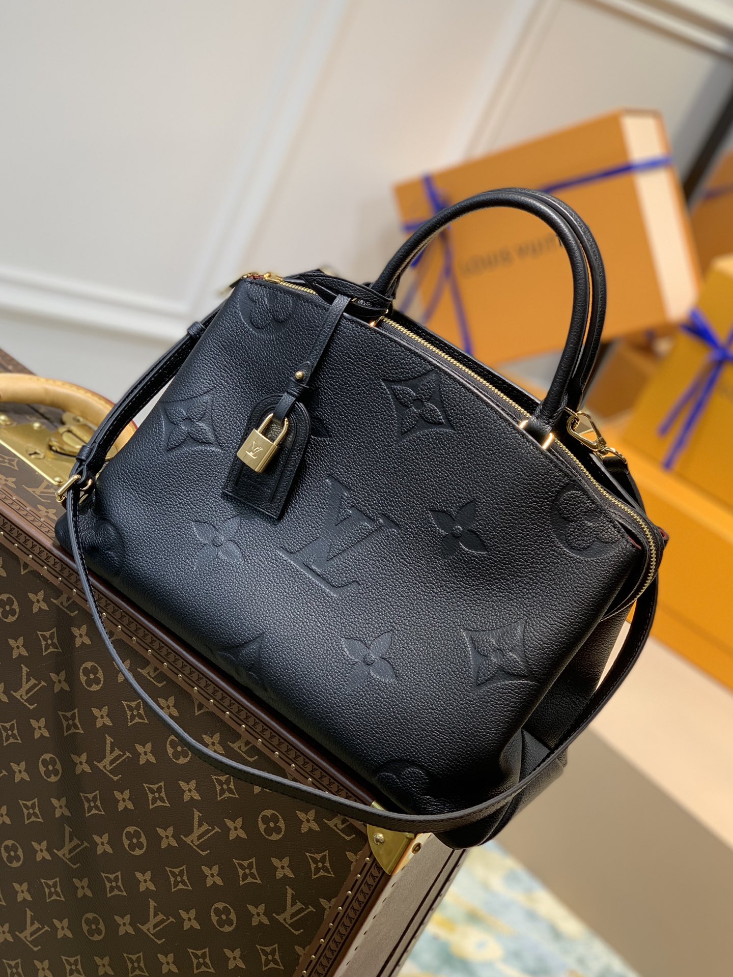 Louis Vuitton Tote Bag – LVTB1070