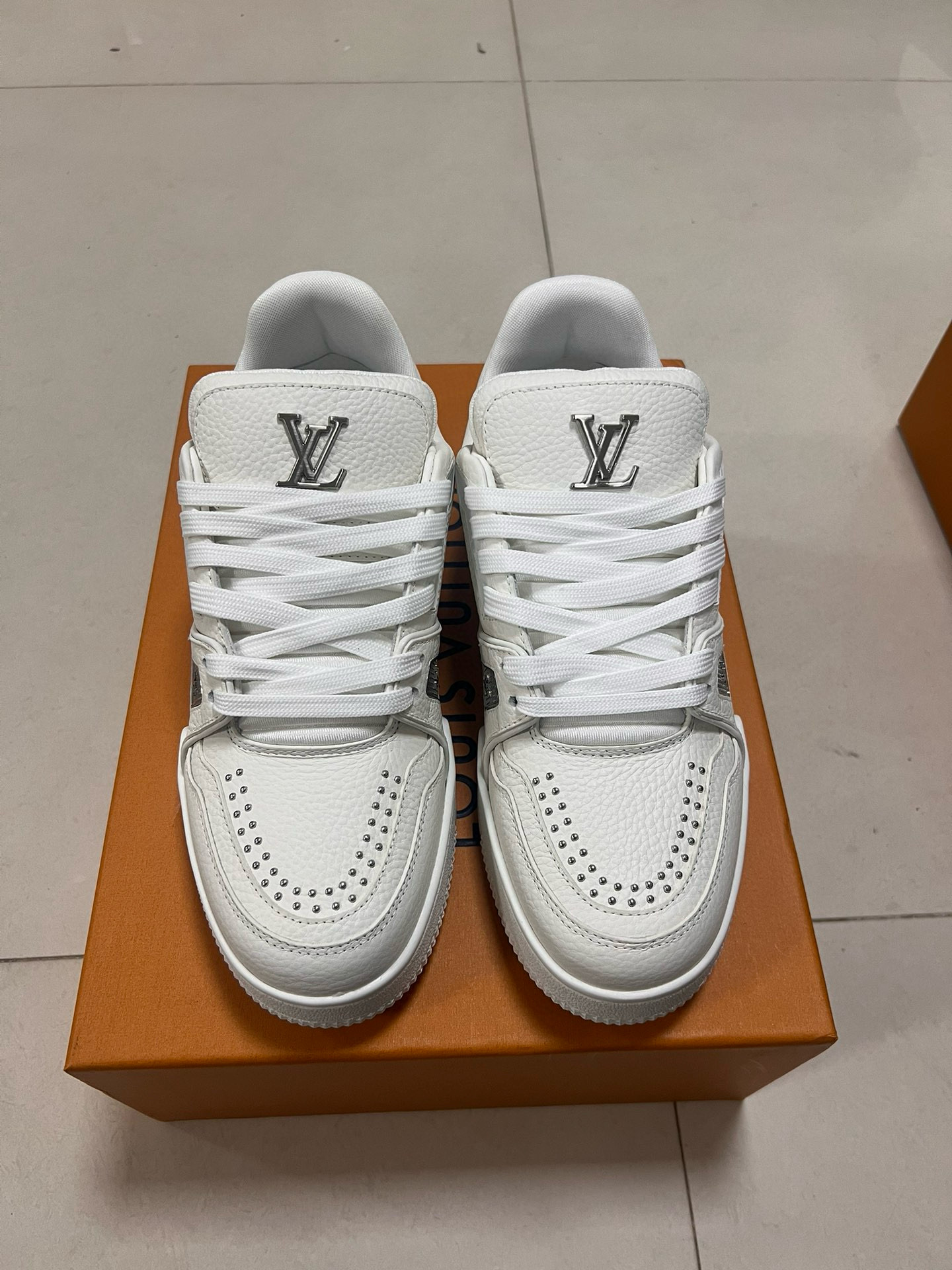 Louis Vuitton Sneaker – LSVT1430